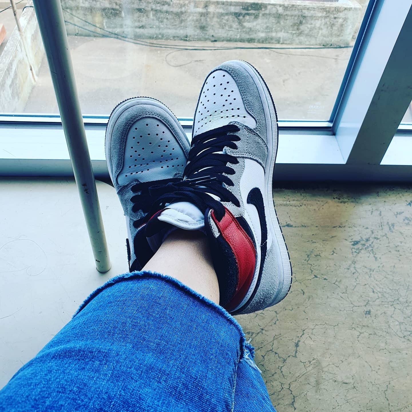 Jordan 1 Retro High OG Light Smoke Grey 착용 스타일
