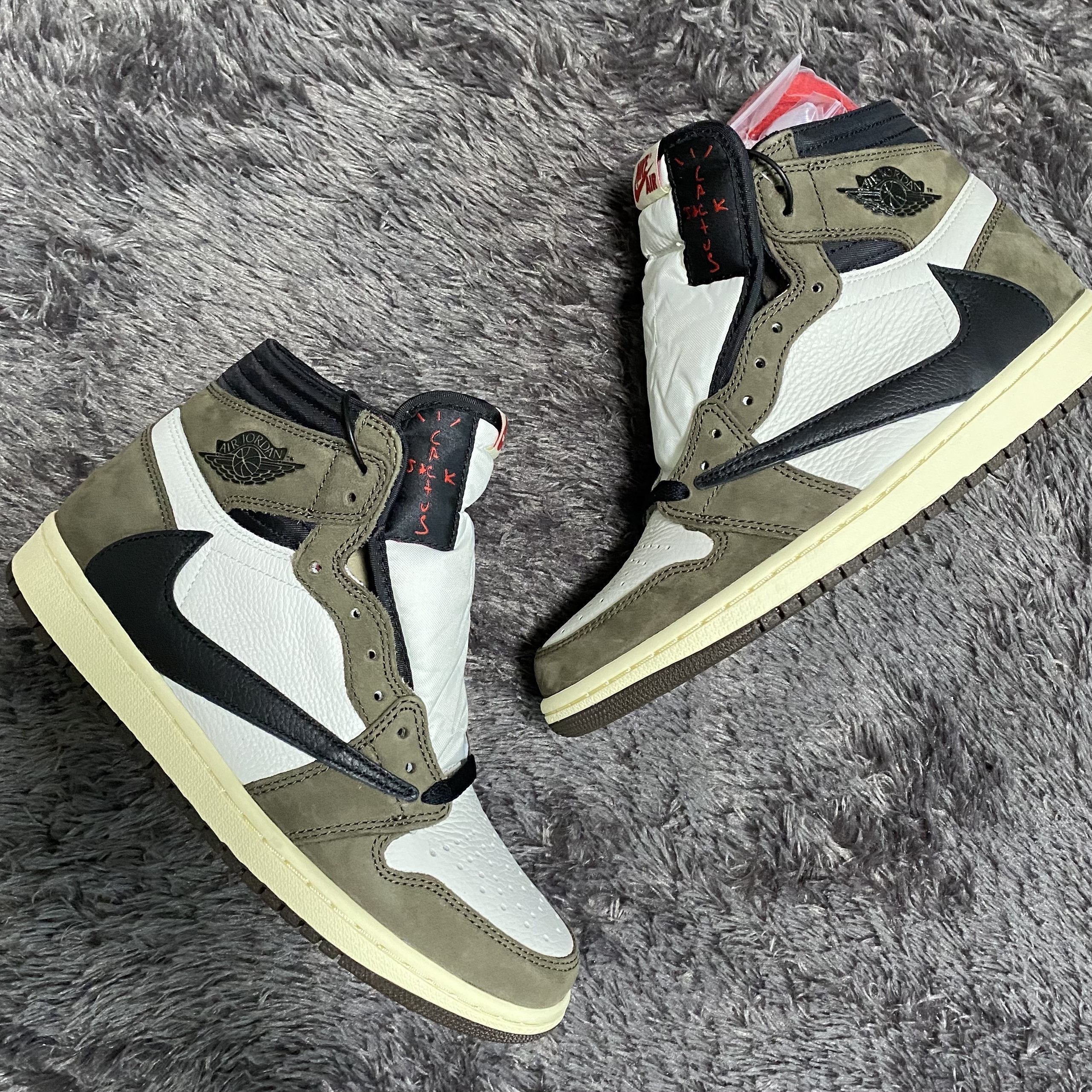 Jordan 1 x Travis Scott Retro High OG SP Mocha 착용 스타일