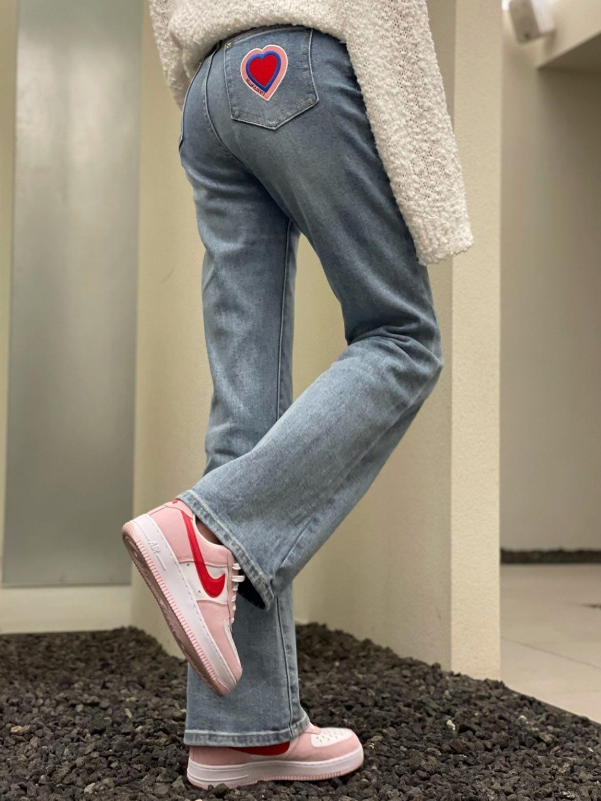 Nike Air Force 1 '07 QS Valentine's Day 착용 스타일 - 1