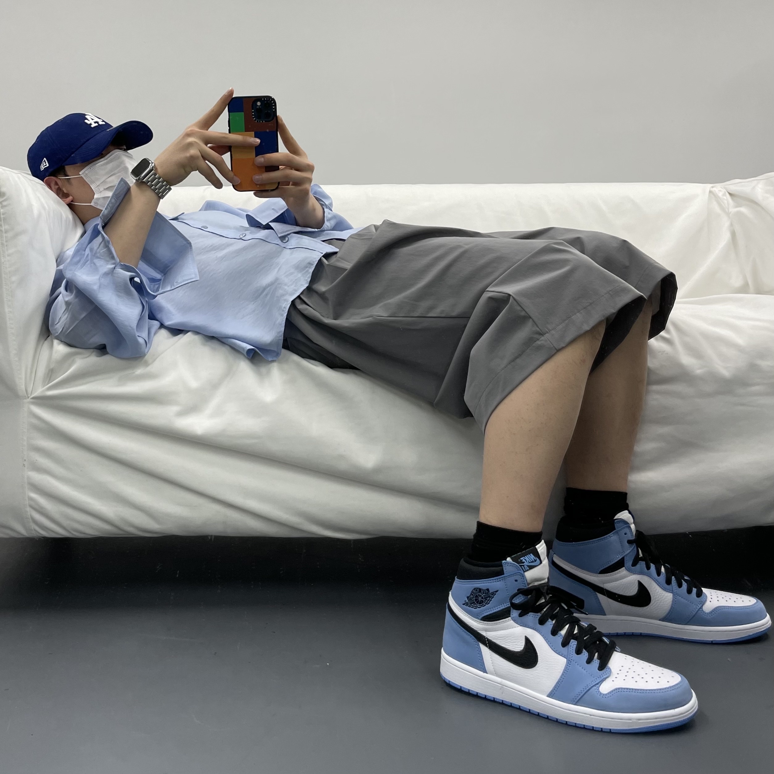 Jordan 1 Retro High OG University Blue 착용 스타일 - 2
