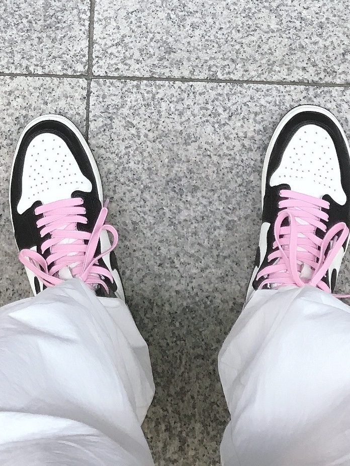 Jordan 1 Retro High OG Black Mocha 착용 스타일 - 4