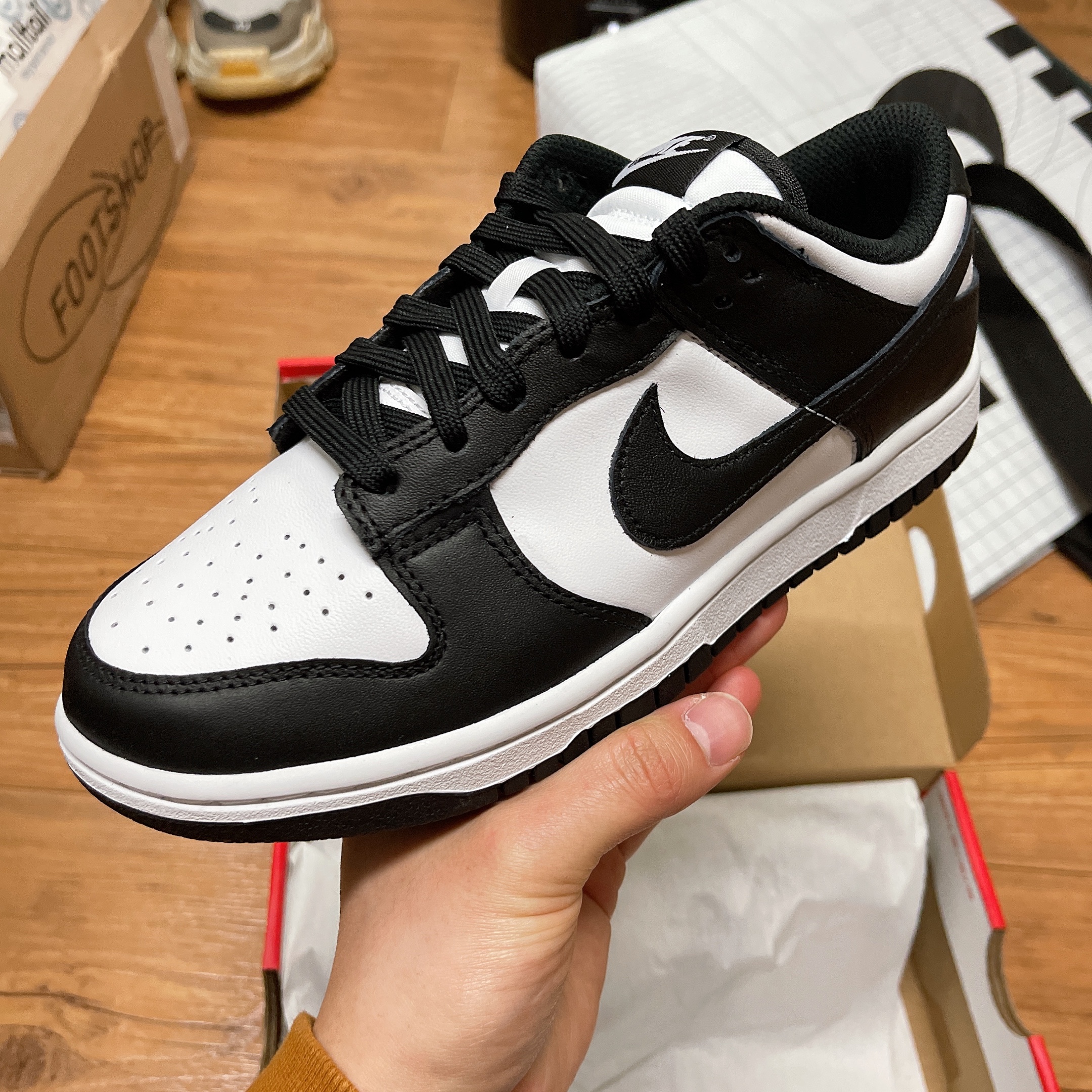 (W) Nike Dunk Low Black 착용 스타일
