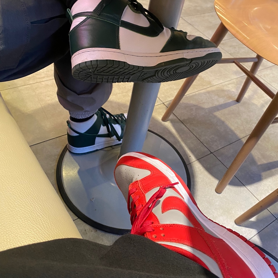 Nike Dunk High SP Spartan Green, Nike Dunk Low Retro Medium Grey 착용 스타일