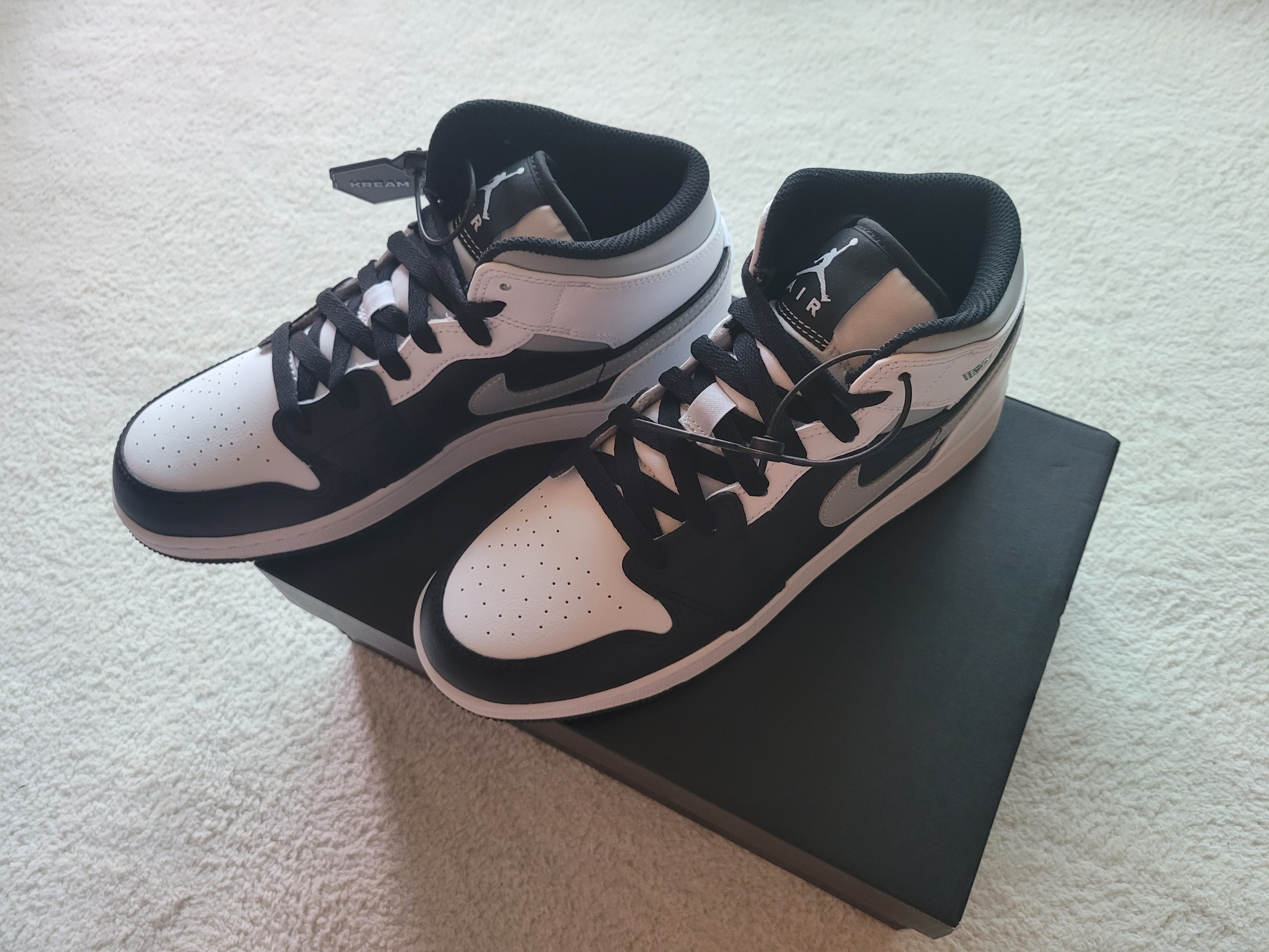 Jordan 1 Mid White Shadow, (GS) Jordan 1 Mid White Shadow 착용 스타일 - 2