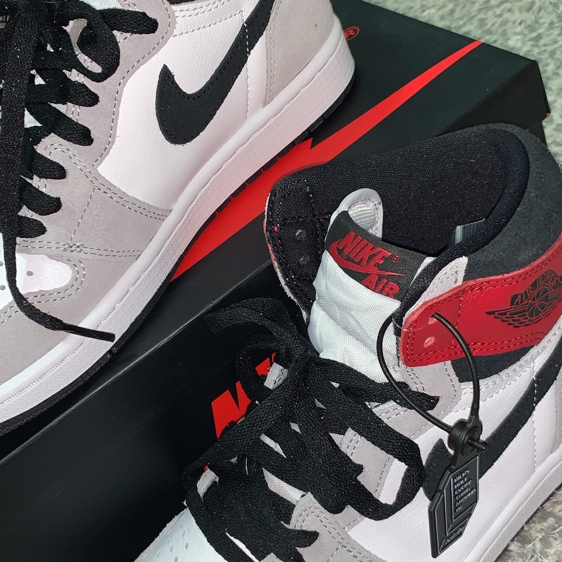 Jordan 1 Retro High OG Light Smoke Grey 착용 스타일