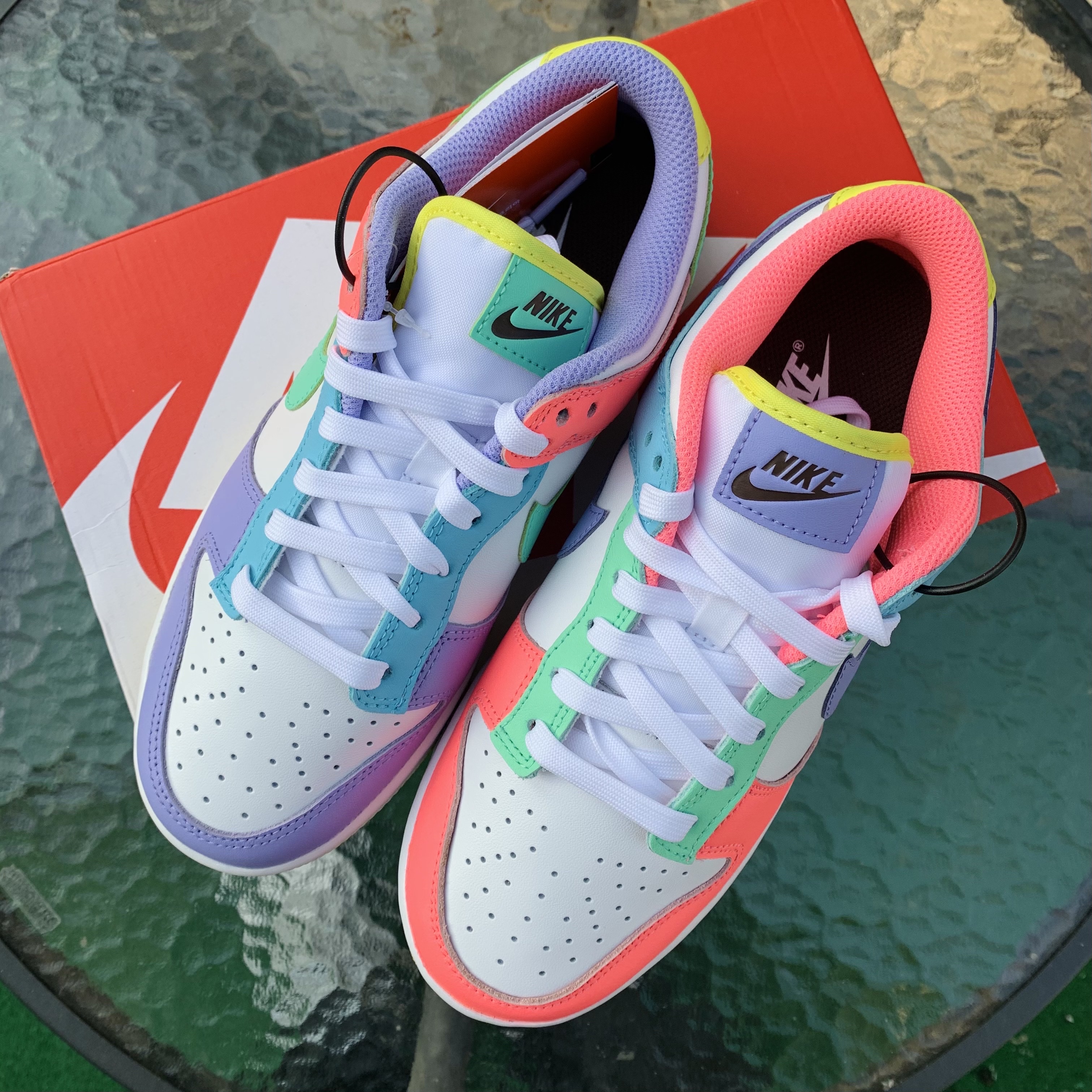 (W) Nike Dunk Low SE Candy 착용 스타일 - 1