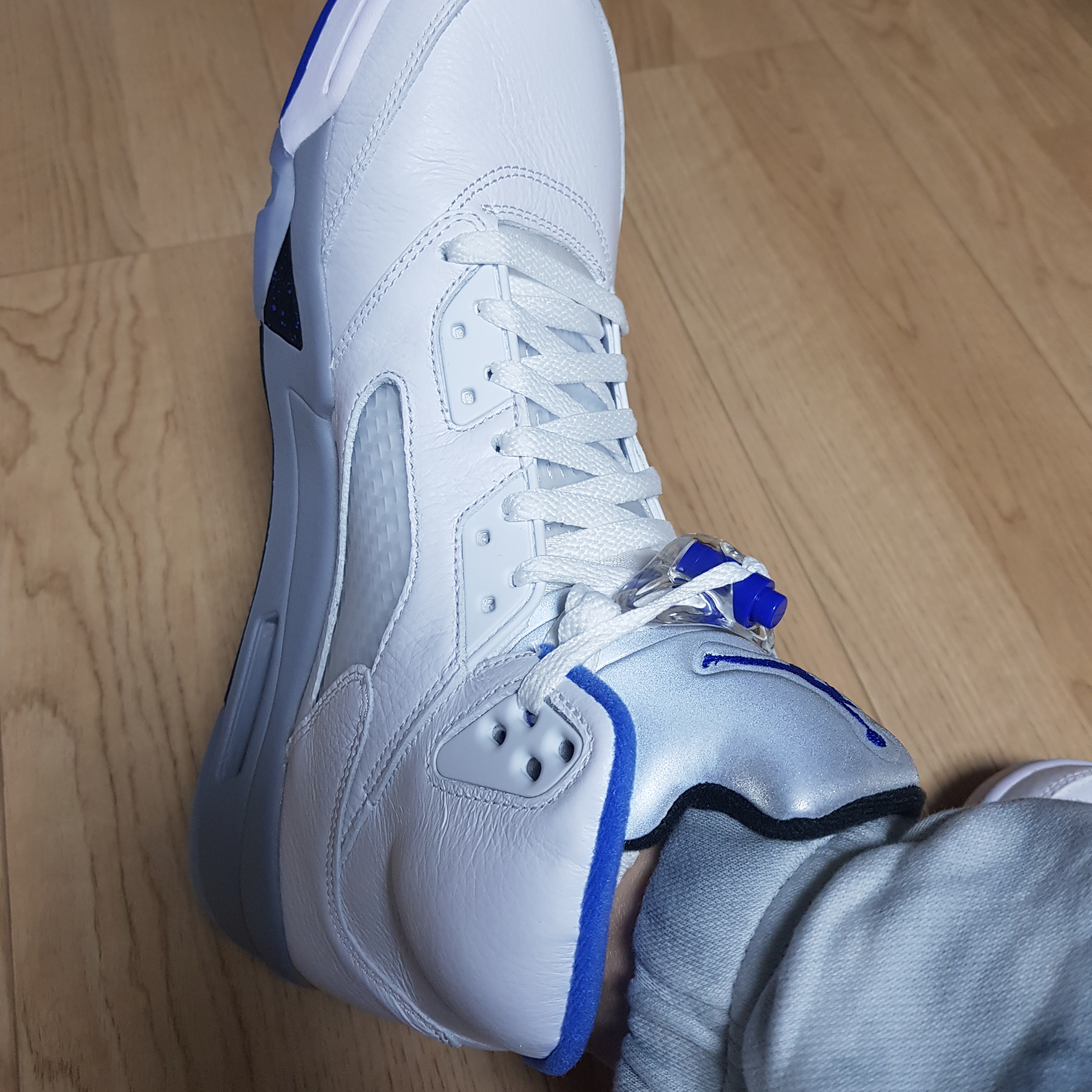 Jordan 5 Retro Stealth 2.0 착용 스타일 - 3