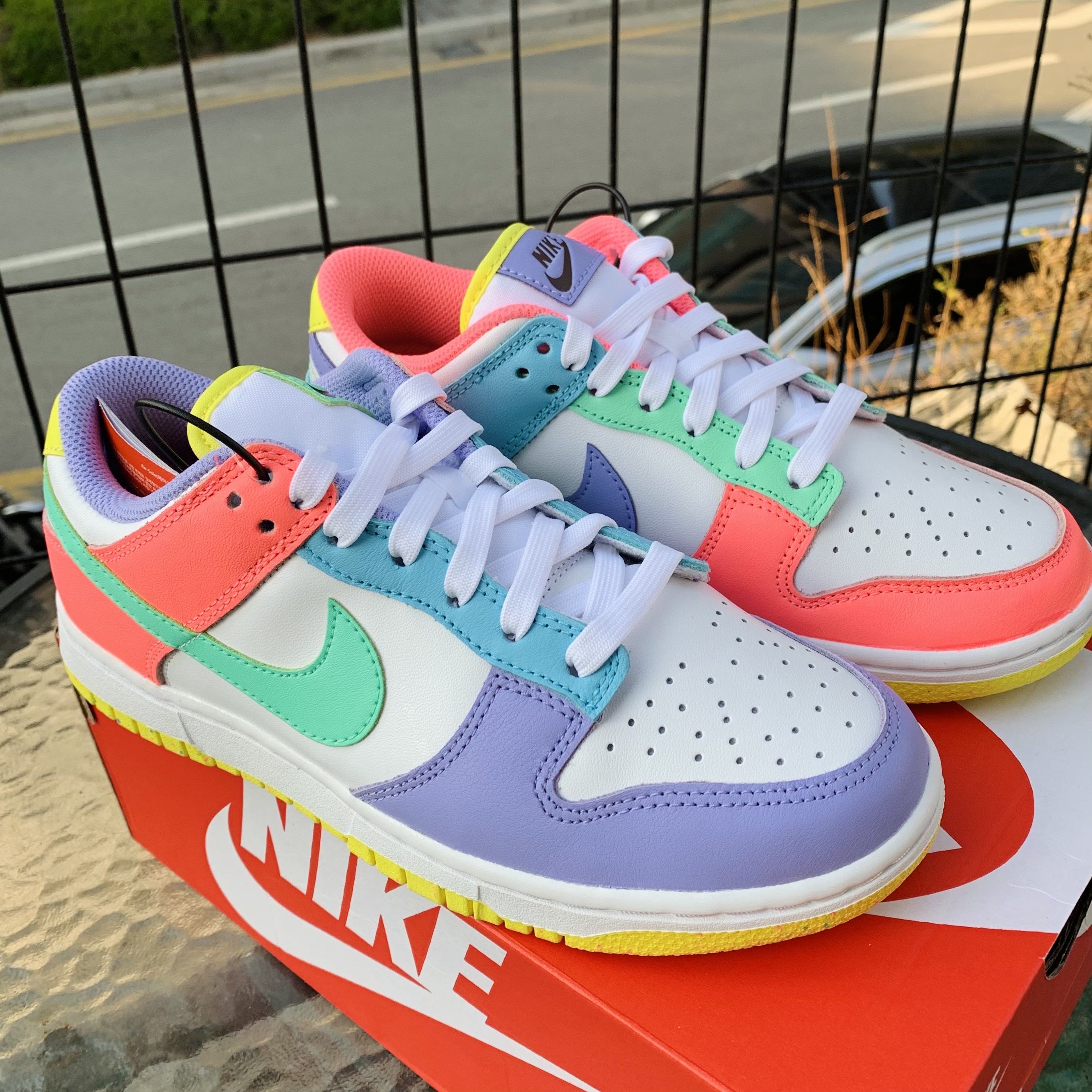 (W) Nike Dunk Low SE Candy 착용 스타일 - 3