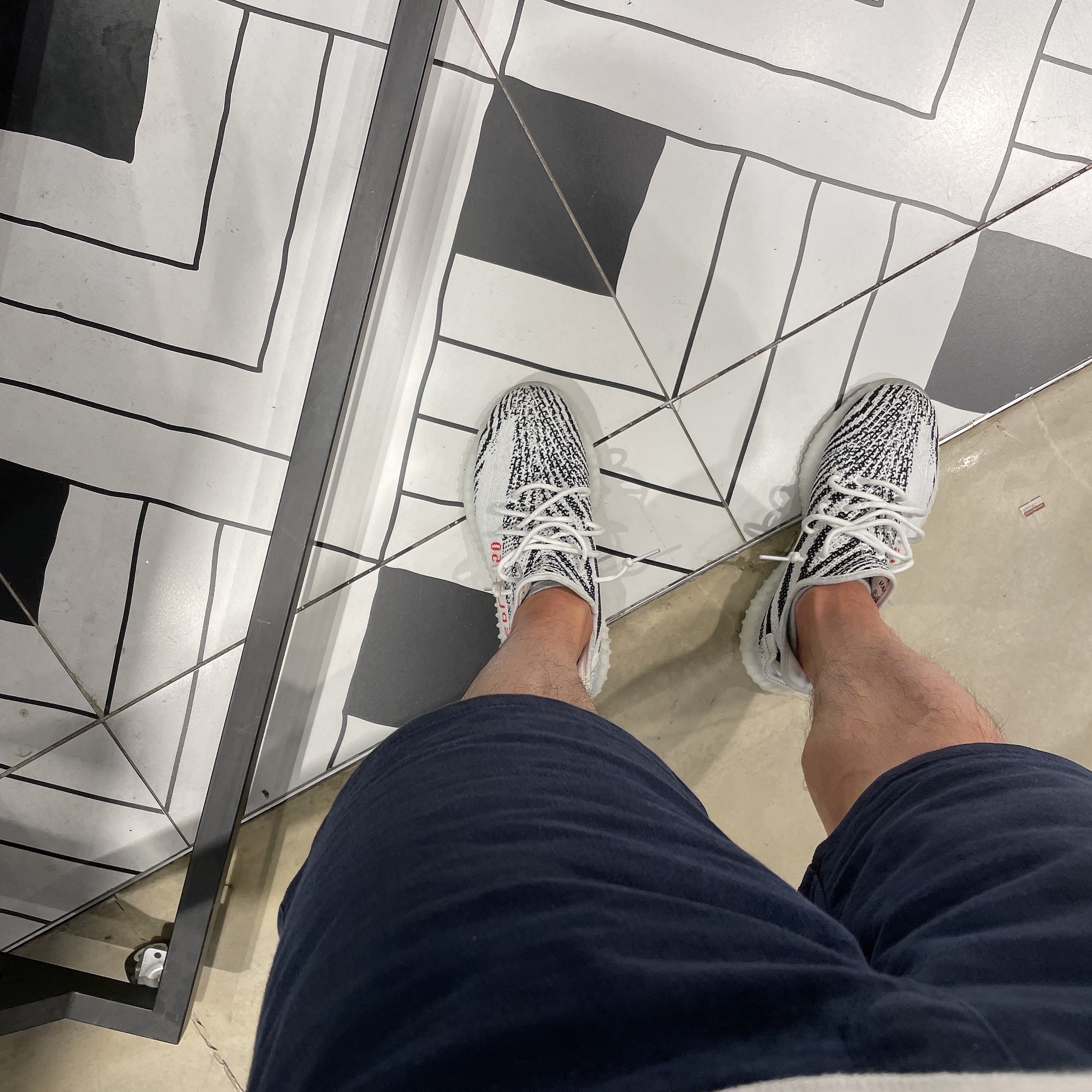 Adidas Yeezy Boost 350 V2 Zebra 2017/2019/2020 착용 스타일