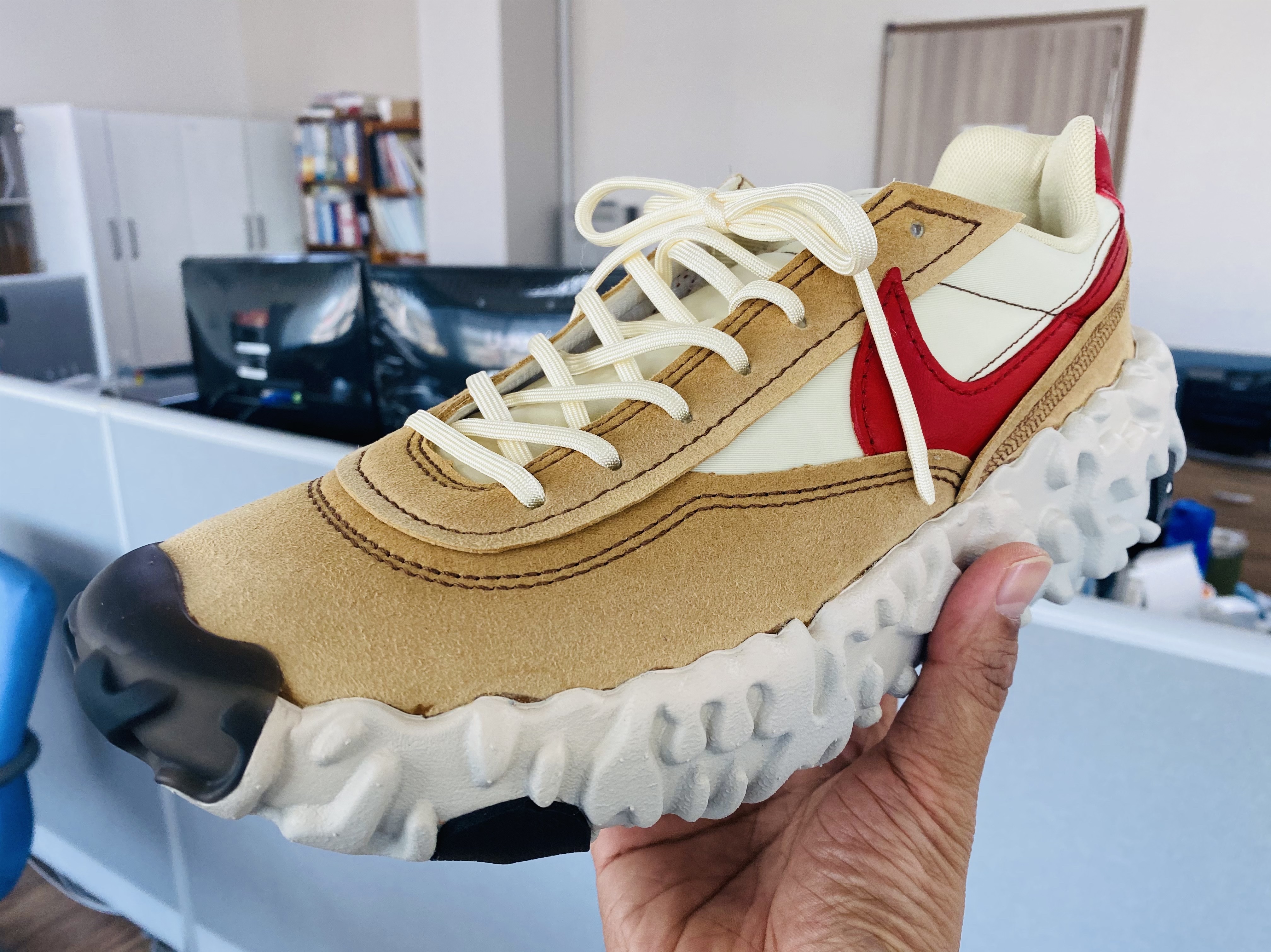 Nike Overbreak SP Fossil 착용 스타일