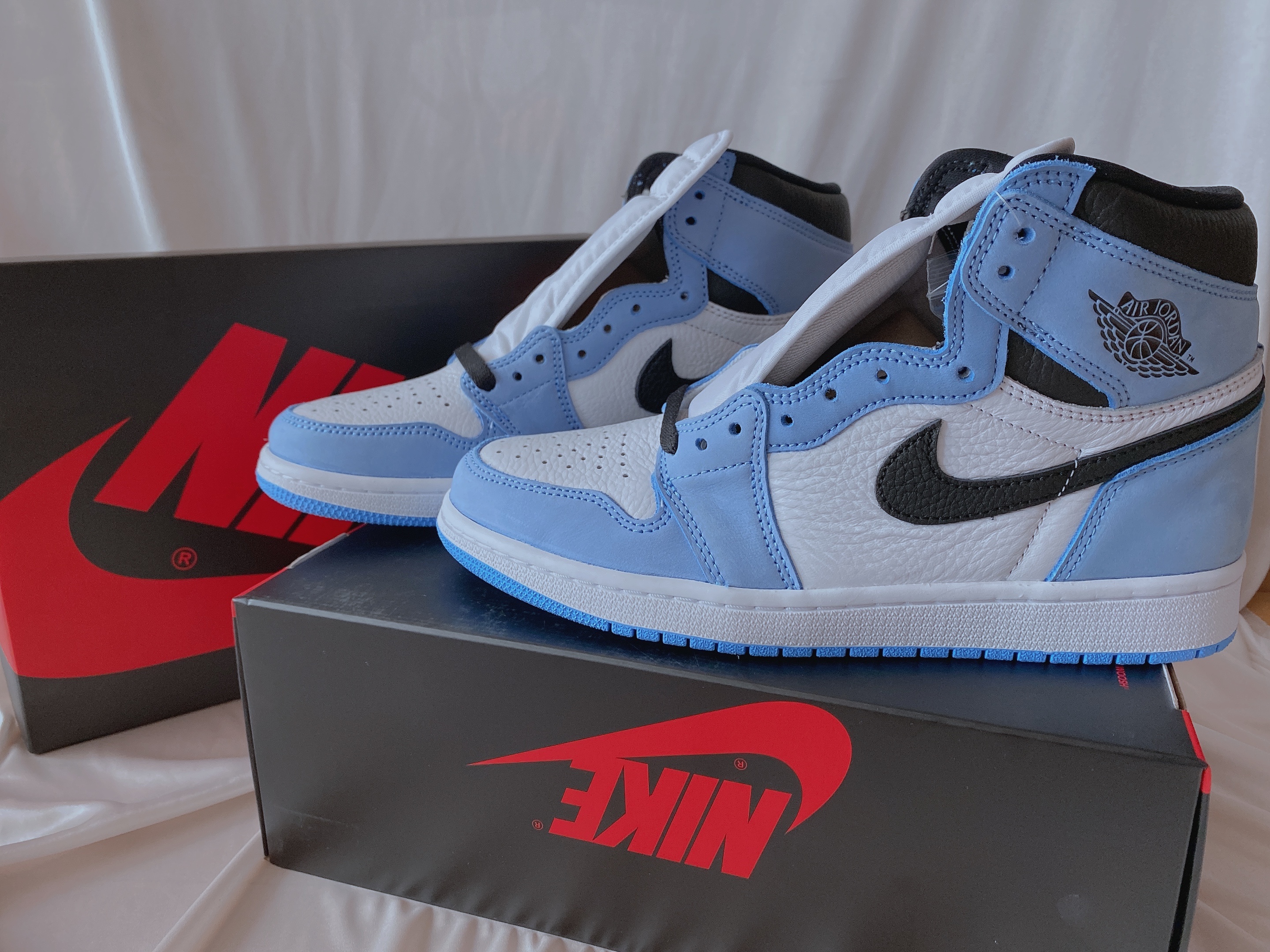 Jordan 1 Retro High OG University Blue 착용 스타일