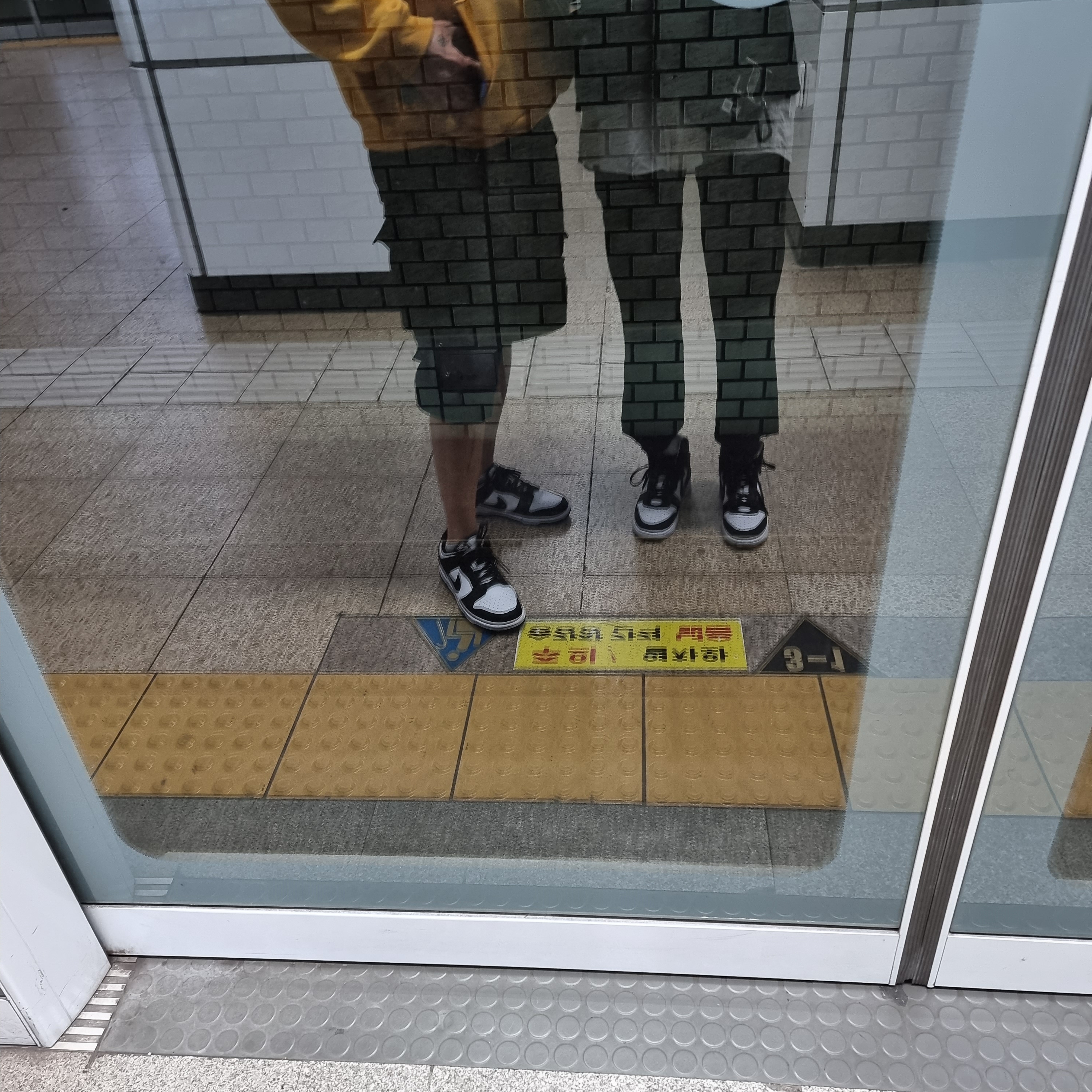 Nike Dunk Low Retro Black, Nike x Ambush Dunk High Black 착용 스타일 - 2