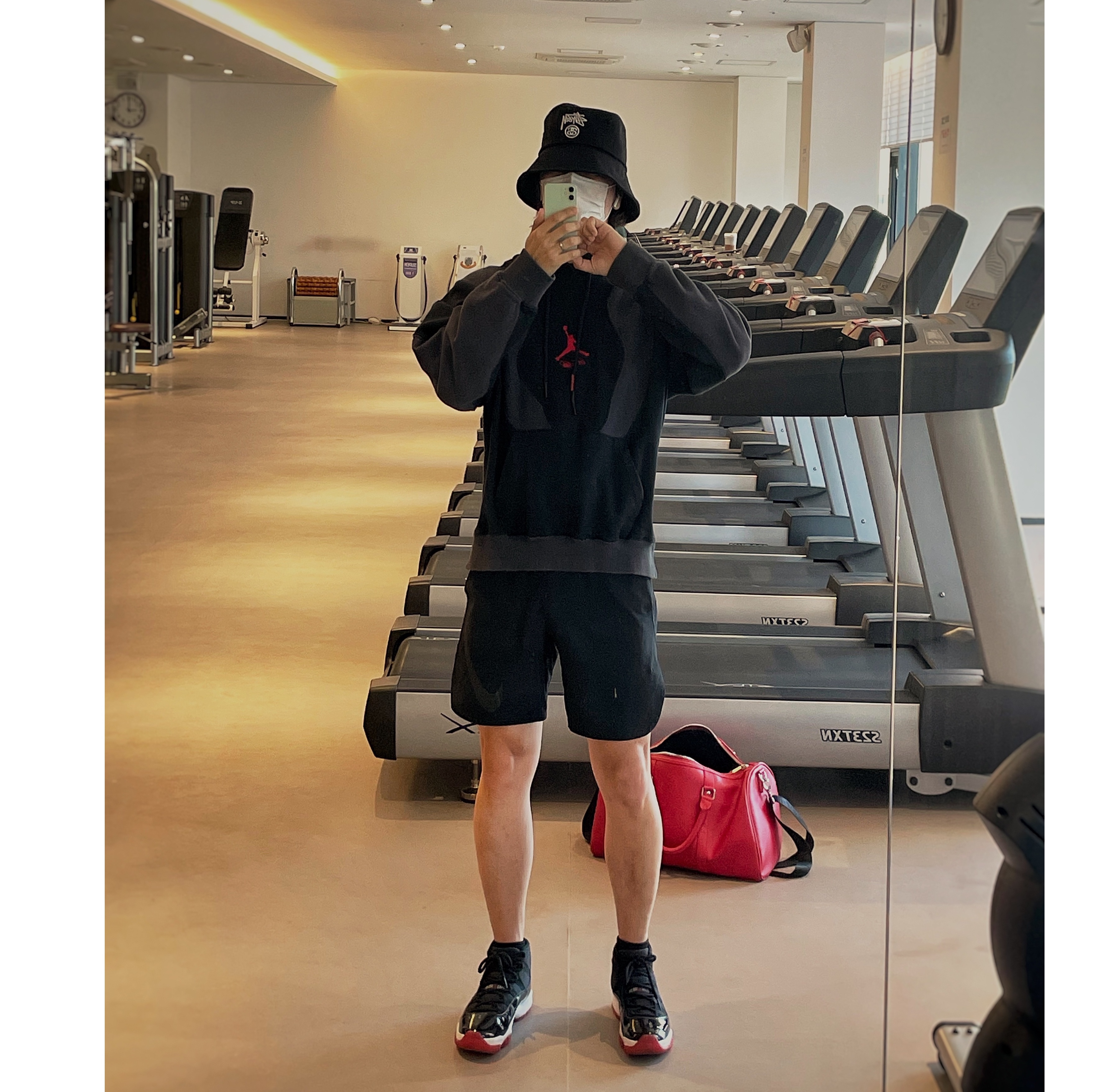 Jordan 11 Retro Bred 2019, Jordan x Off-White Fleece Pullover Hoodie Black - US/EU 착용 스타일