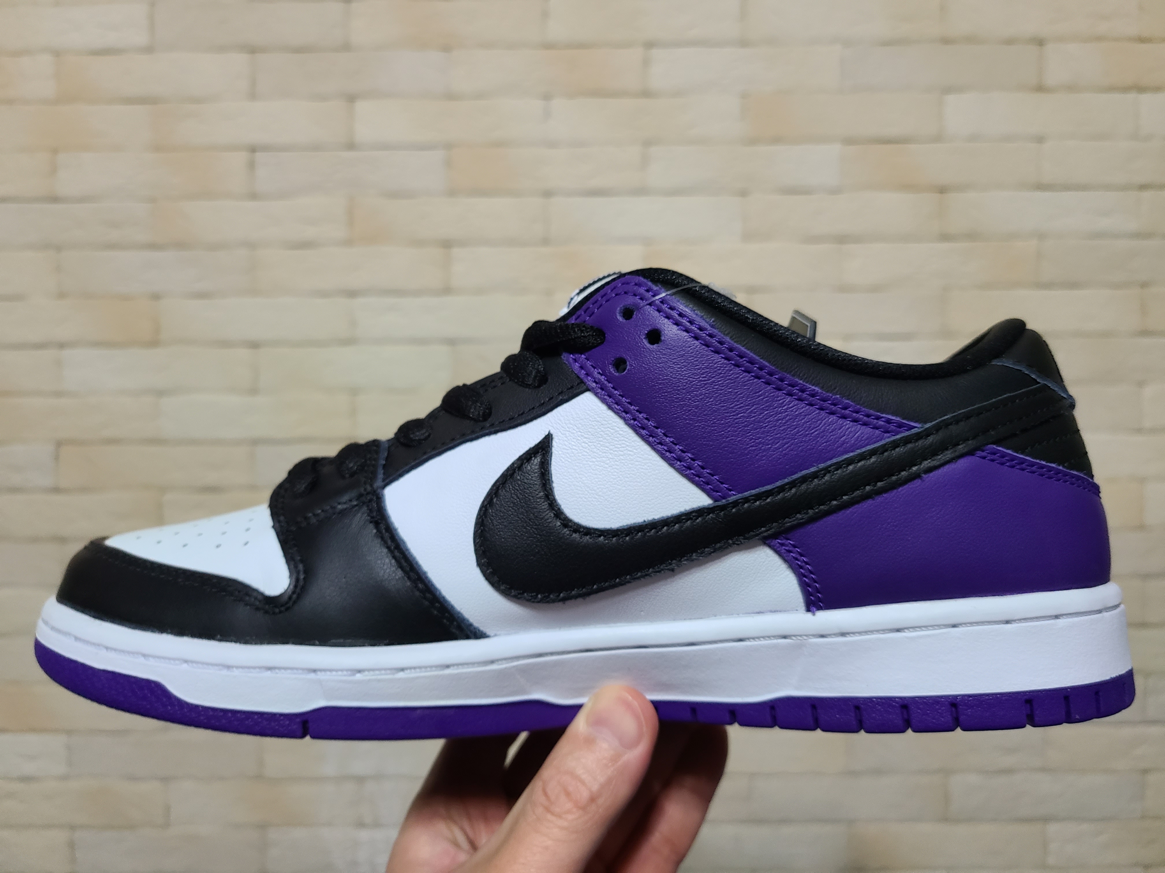 Nike SB Dunk Low Pro Court Purple 착용 스타일 - 3