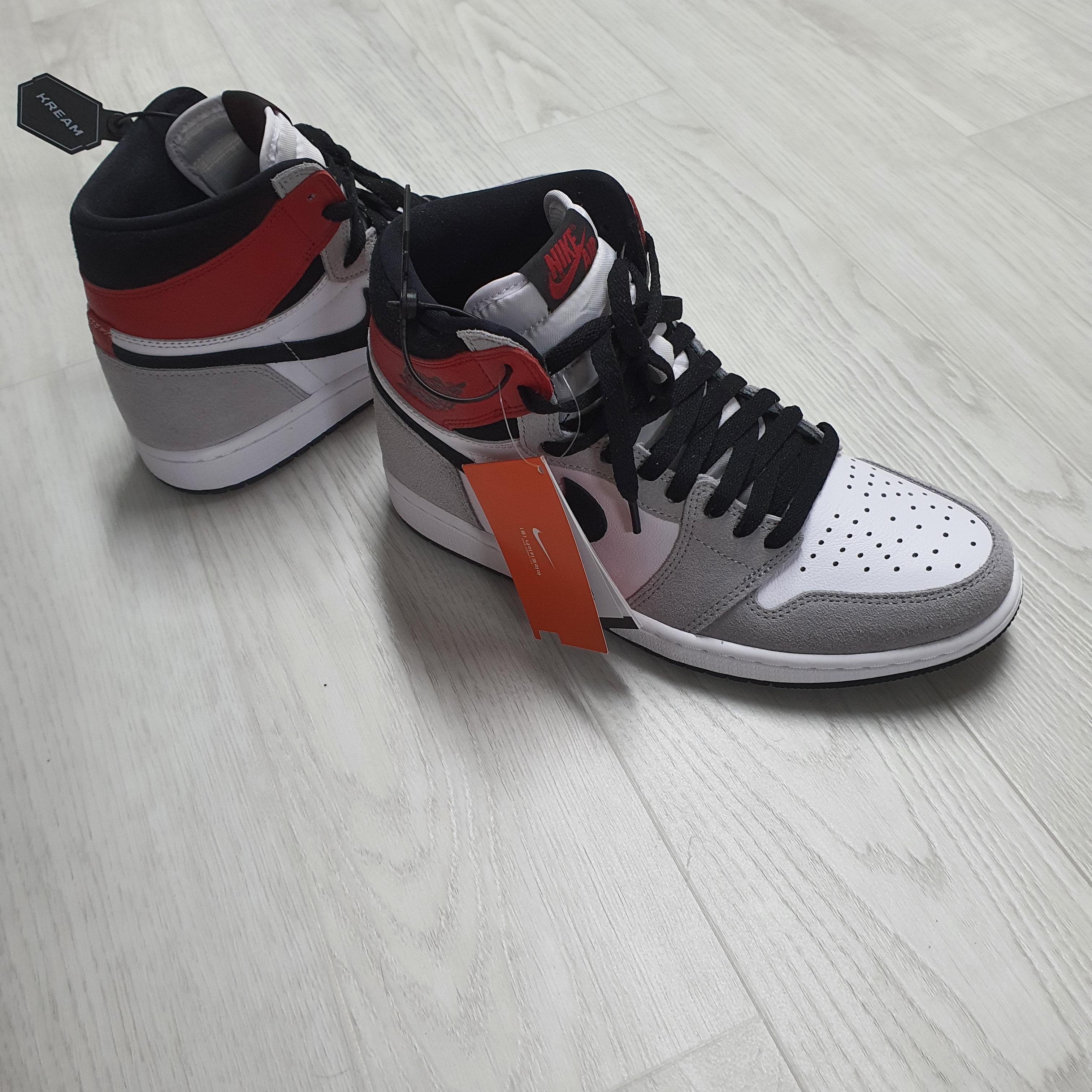 Jordan 1 Retro High OG Light Smoke Grey 착용 스타일