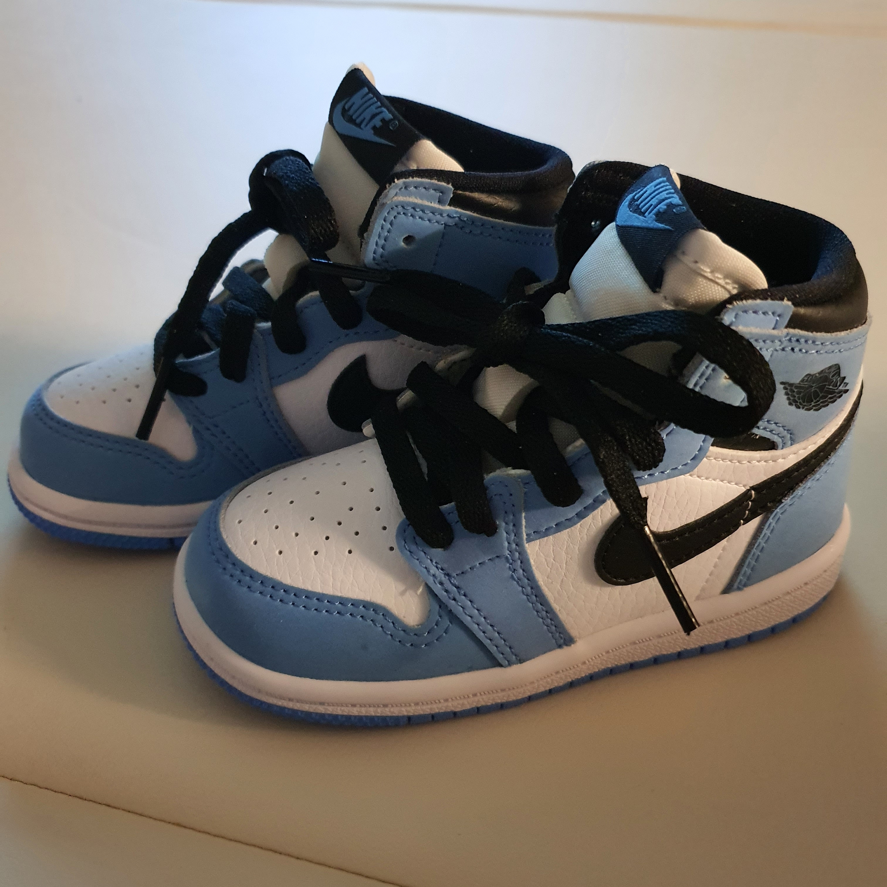 (TD) Jordan 1 Retro High OG University Blue 착용 스타일