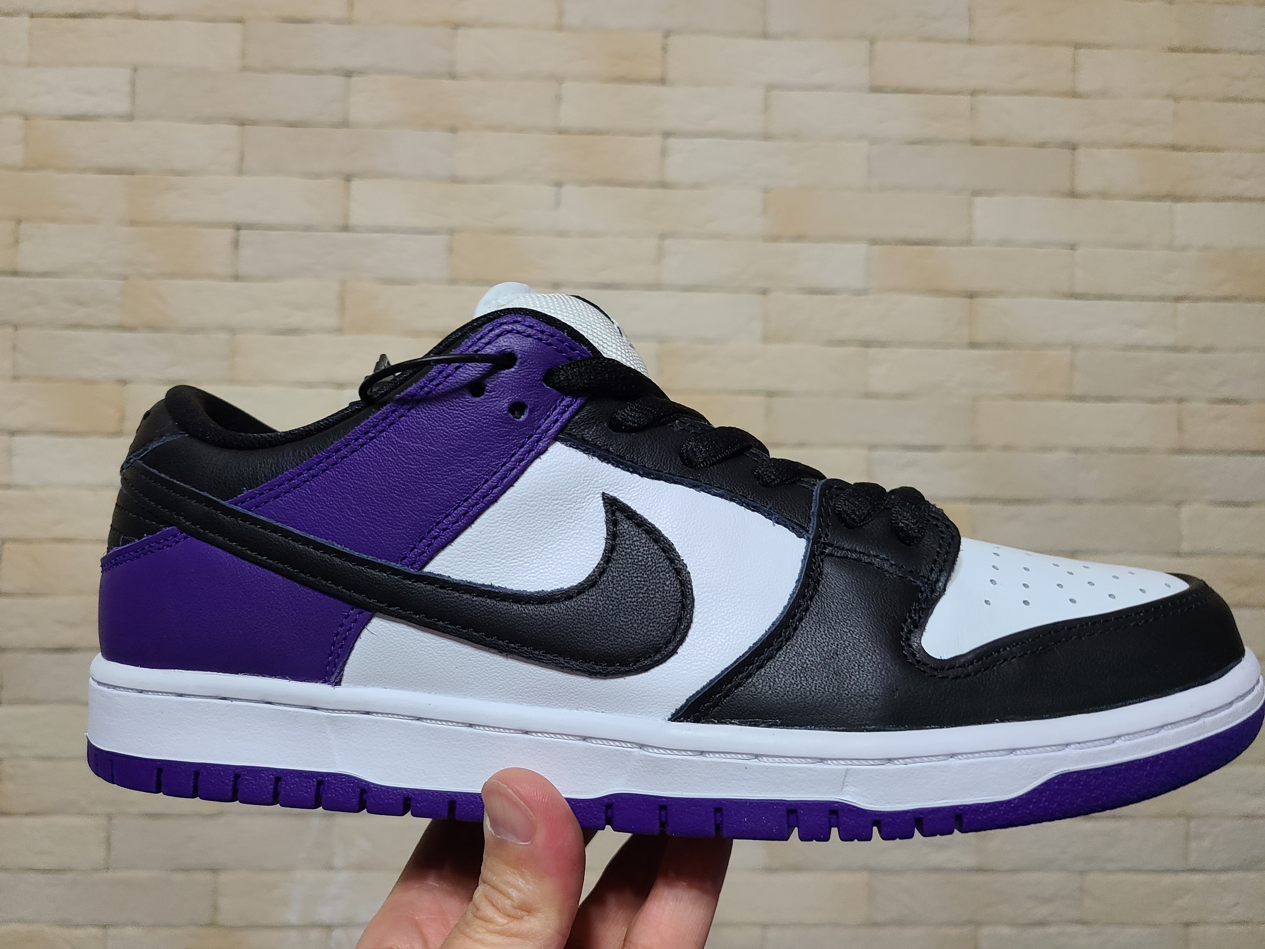 Nike SB Dunk Low Pro Court Purple 착용 스타일 - 2