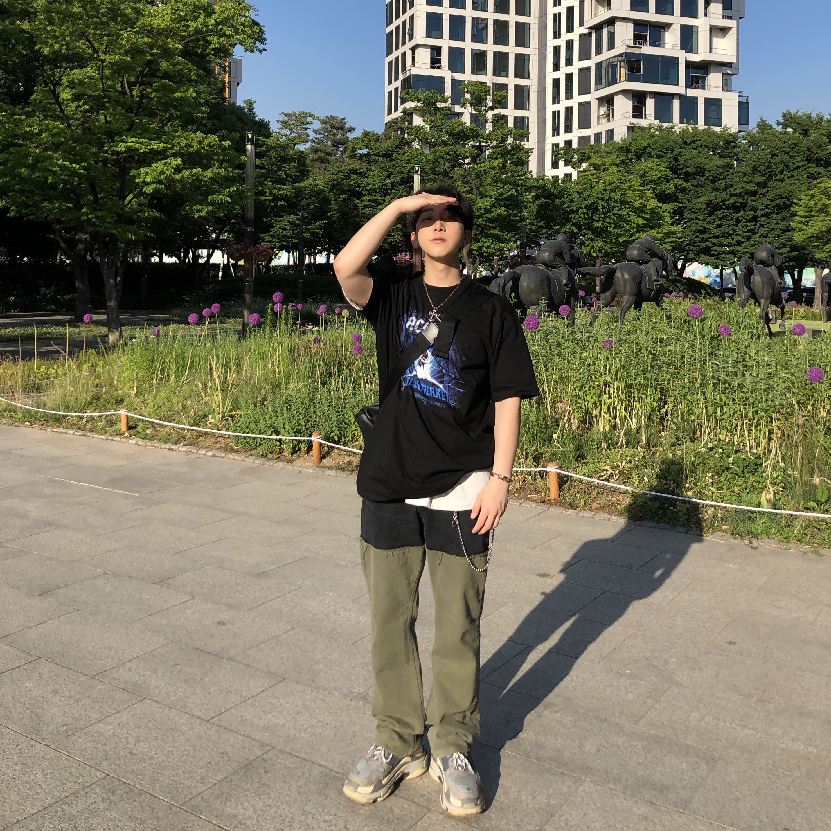Balenciaga Triple S Trainer Grey 2018 착용 스타일 - 3