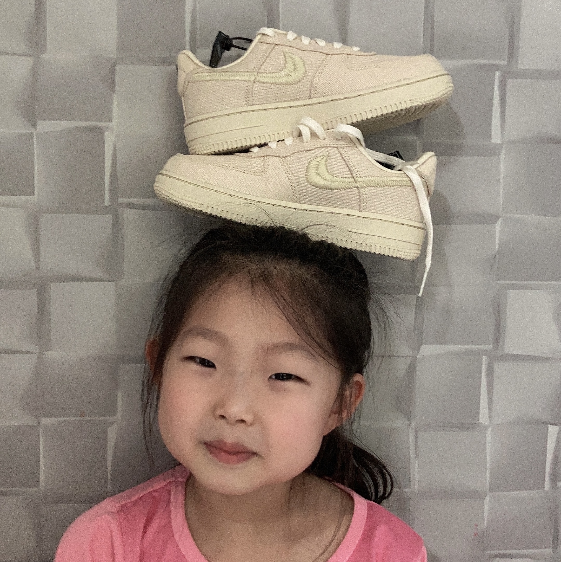 Nike x Stussy Air Force 1 Low Fossil 착용 스타일