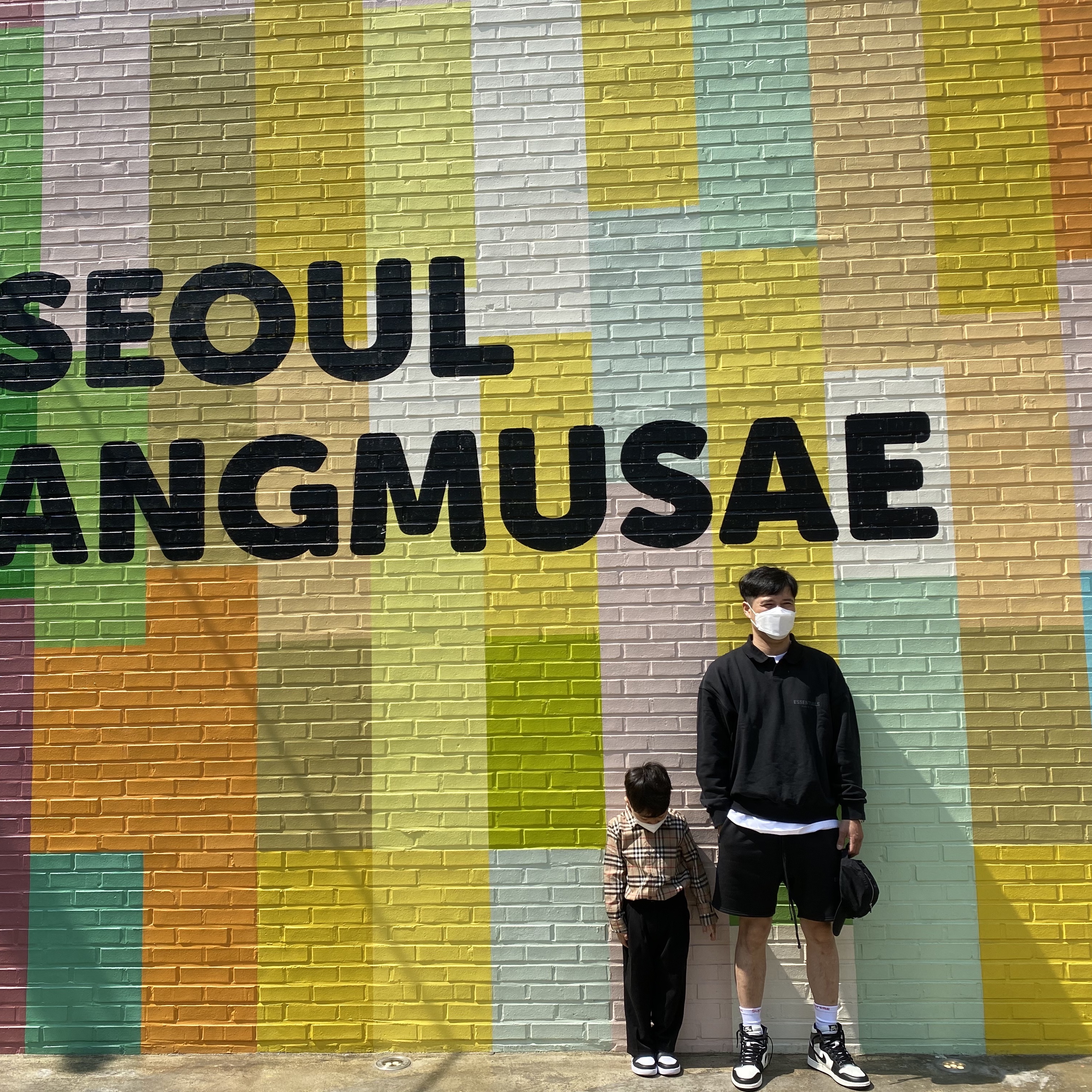 Essentials Long Sleeve Boxy Polo Black - 20FW, Essentials Sweatshorts Black 2020 착용 스타일