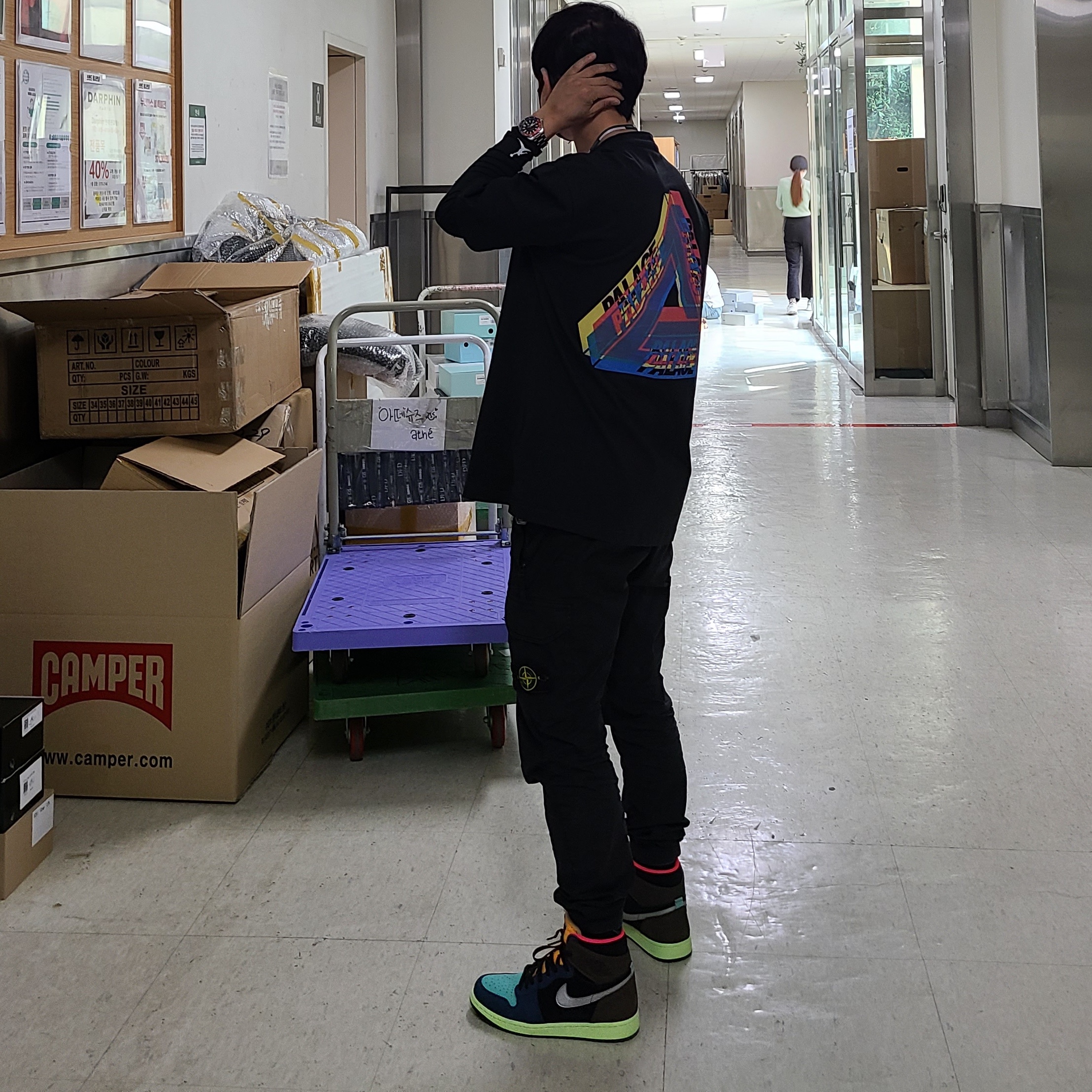 Jordan 1 Retro High Baroque Brown, Palace Tri-Ferg Colour Blur T-Shirt Black - 20FW 착용 스타일