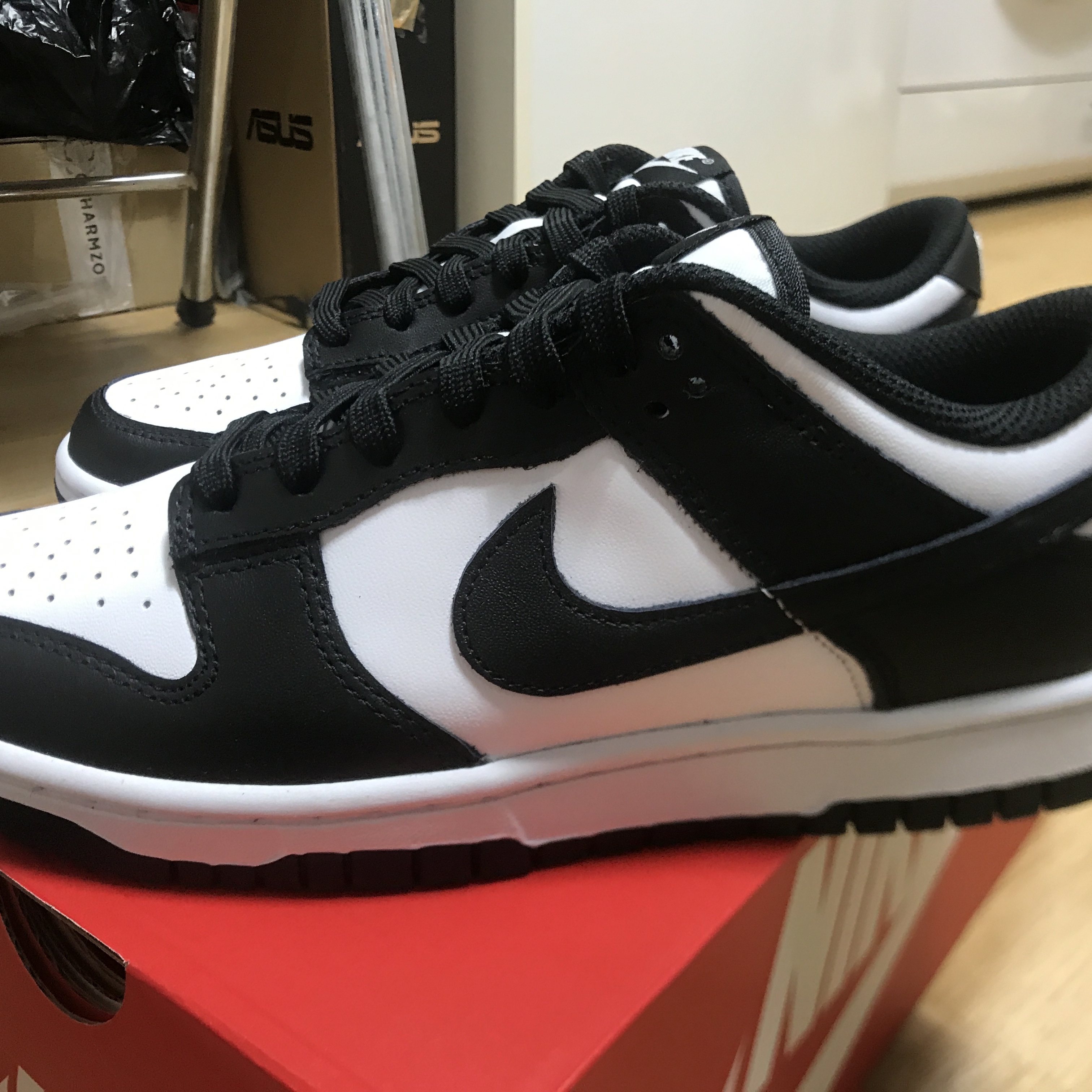(W) Nike Dunk Low Black 착용 스타일 - 2