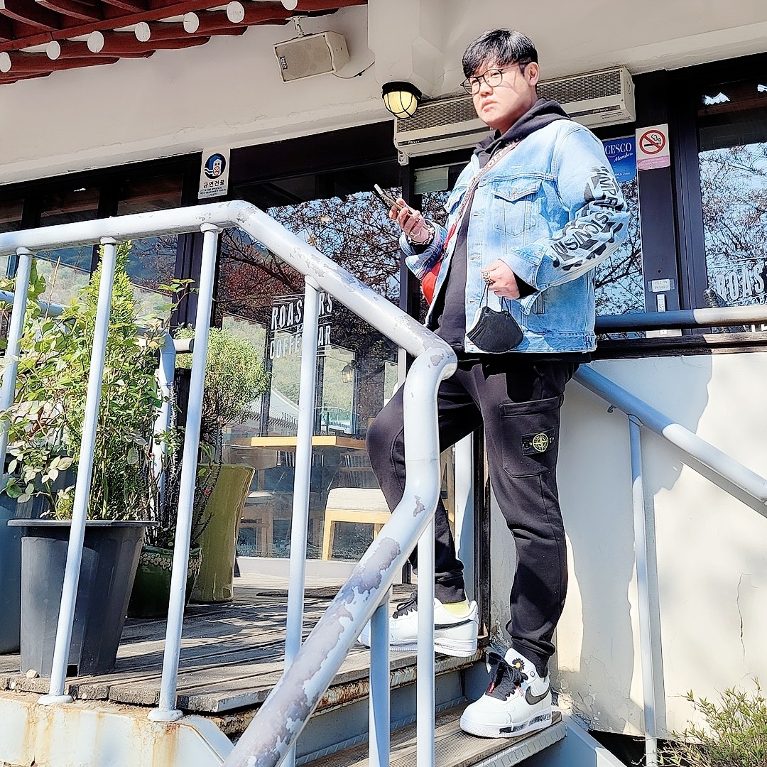 Nike x Peaceminusone Air Force 1 Low Para-Noise 2.0 착용 스타일 - 2