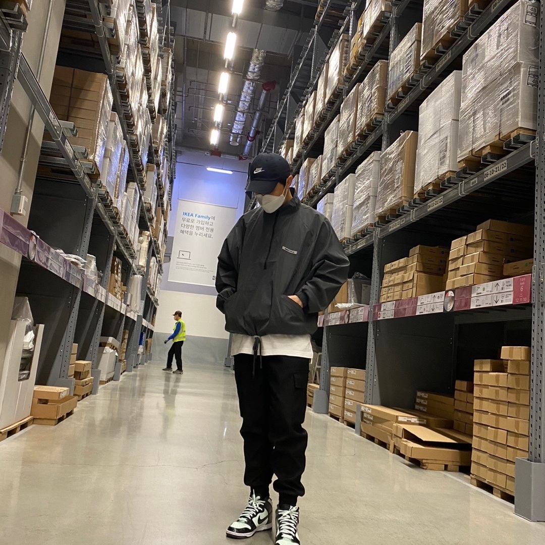 Essentials Track Jacket Black Reflective - 20FW, Nike Dunk High Barely Green 착용 스타일 - 2