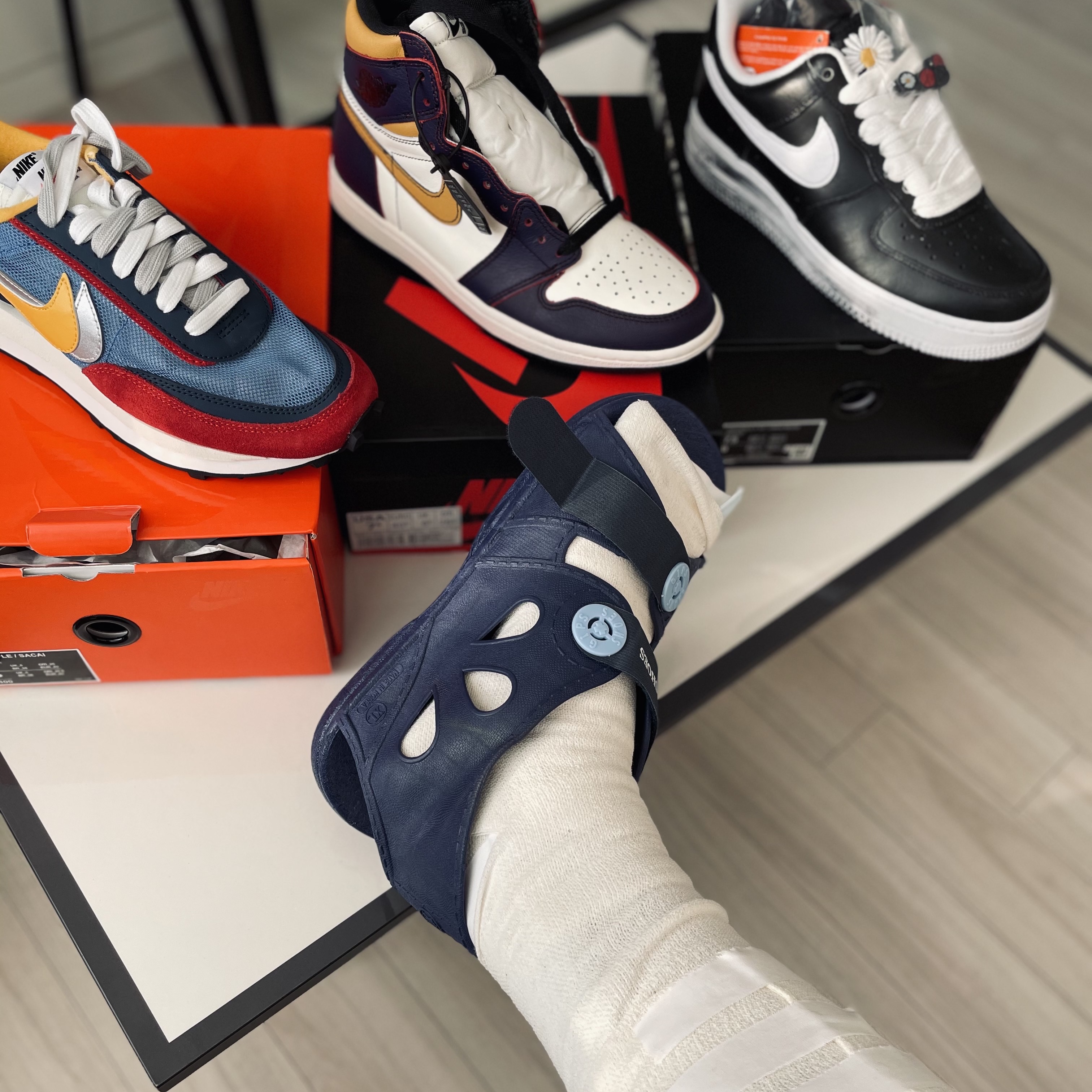 Nike x Sacai LDWaffle Blue Multi, Jordan 1 Retro High OG Defiant SB LA to Chicago 착용 스타일