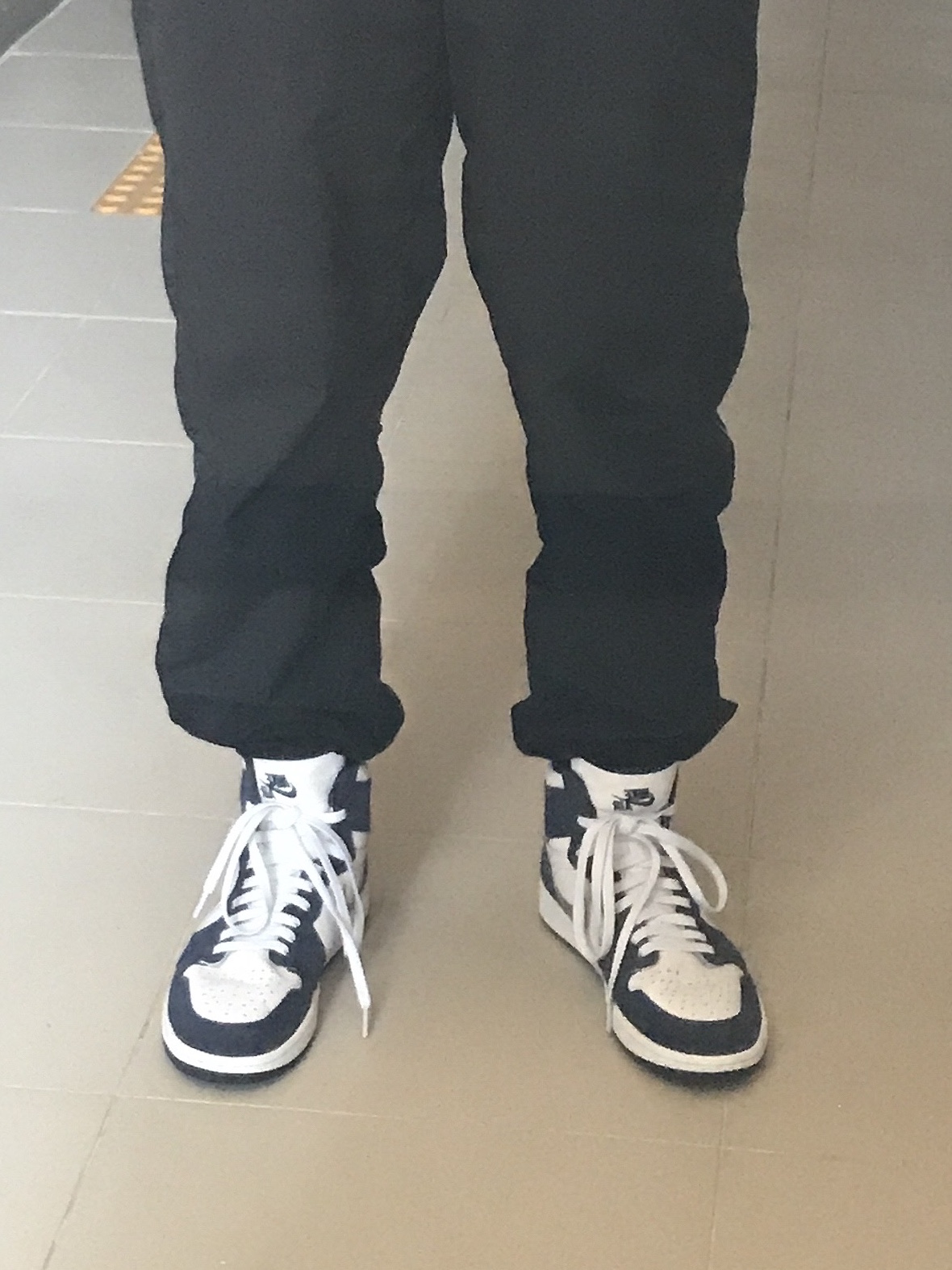 Jordan 1 Retro High OG CO.JP Midnight Navy 착용 스타일 - 2
