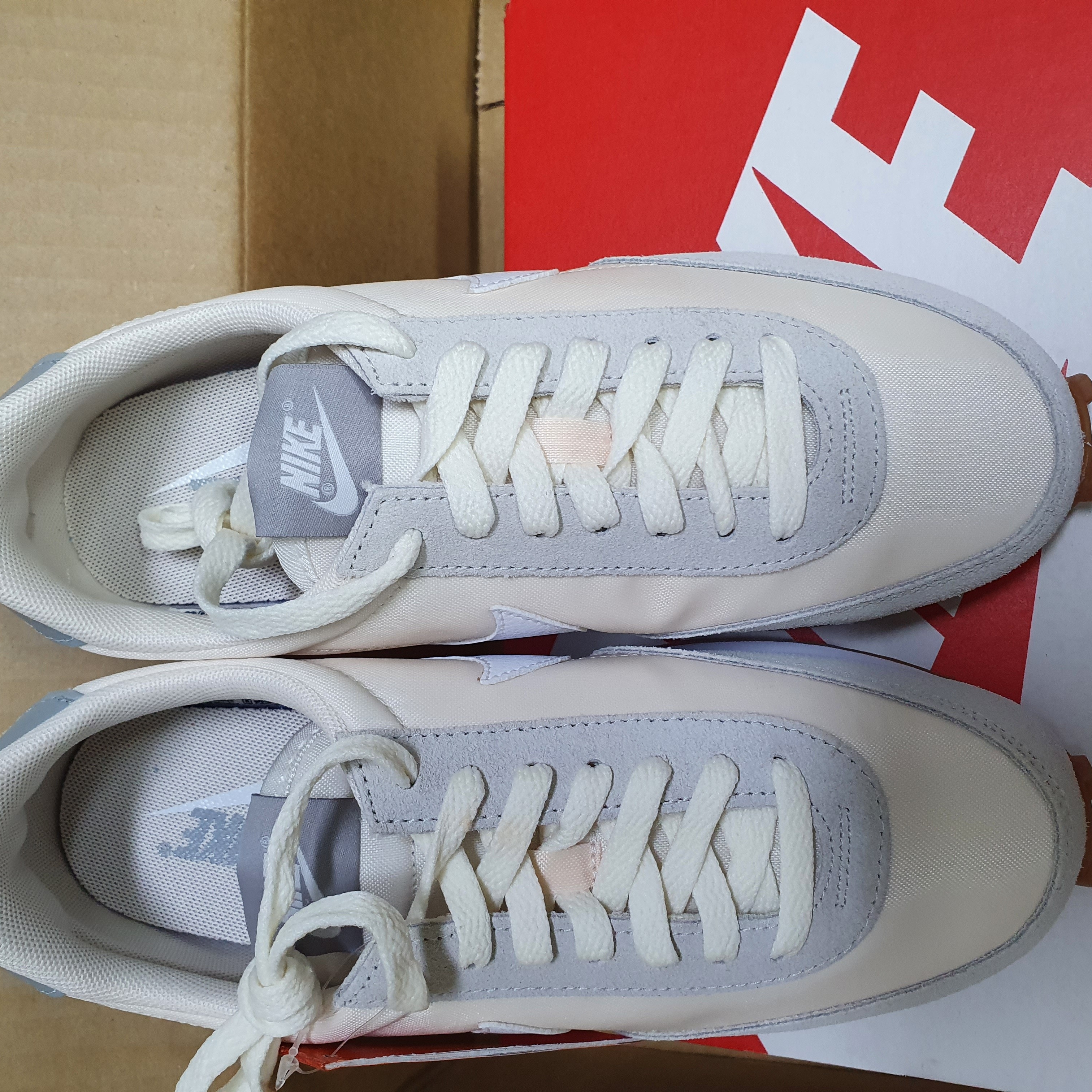 (W) Nike Daybreak Summit White, (W) Nike Daybreak Pale Ivory Light Zitron Bright Mango 착용 스타일 - 2