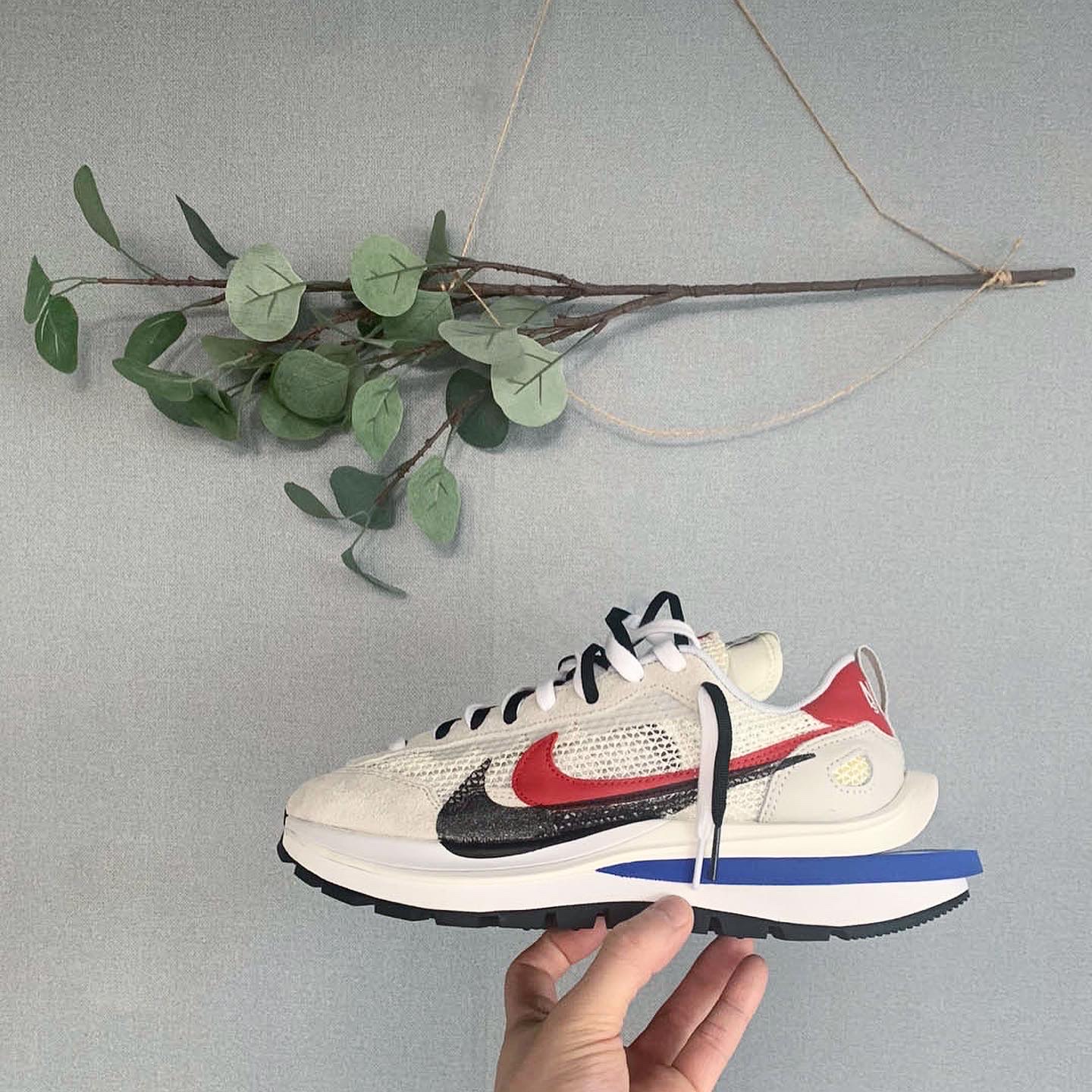 Nike x Sacai VaporWaffle Royal Fuchsia 착용 스타일 - 1