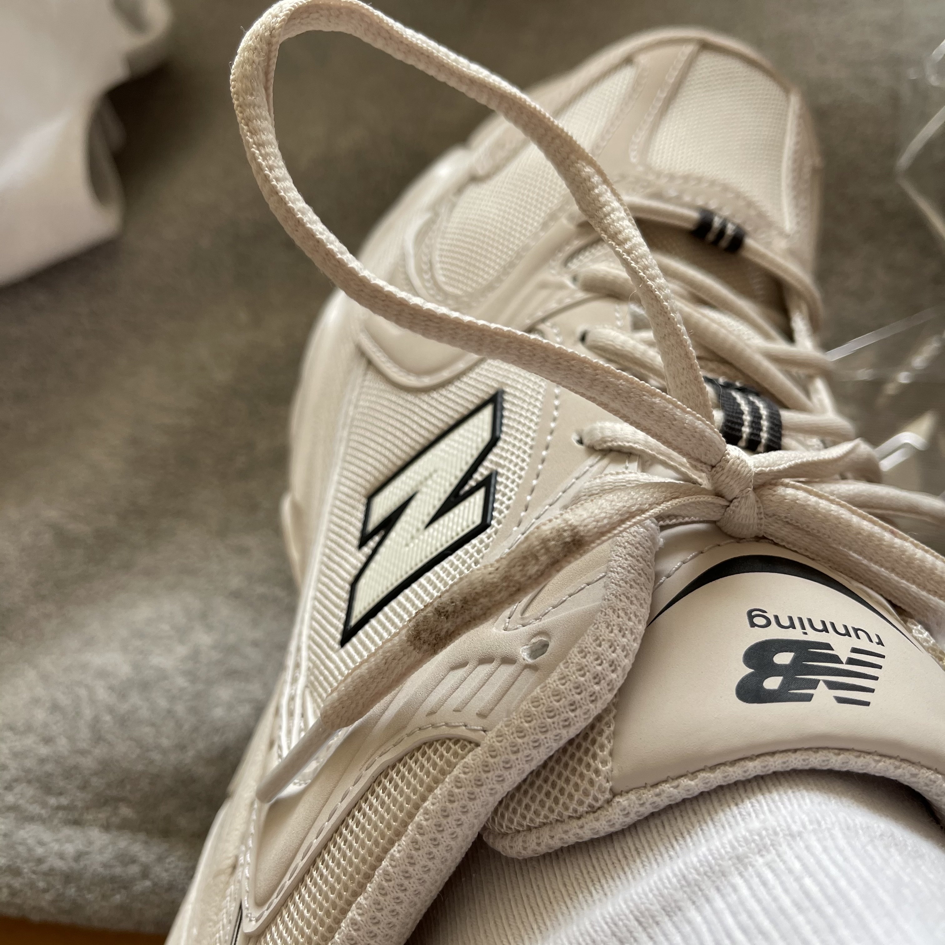 New Balance 530 Ivory 착용 스타일