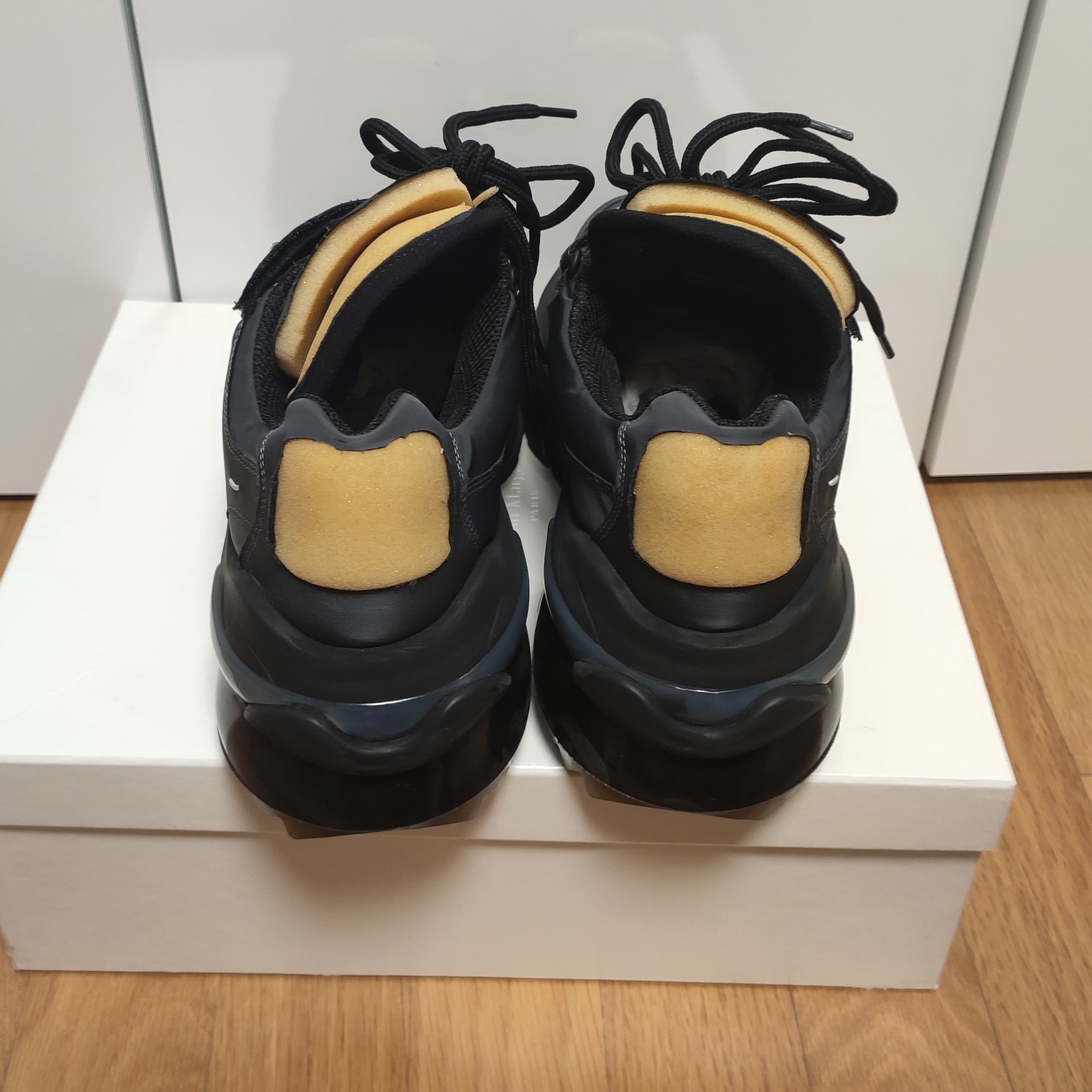 Maison Margiela Low-top Retro Fit Sneakers White 착용 스타일 - 4
