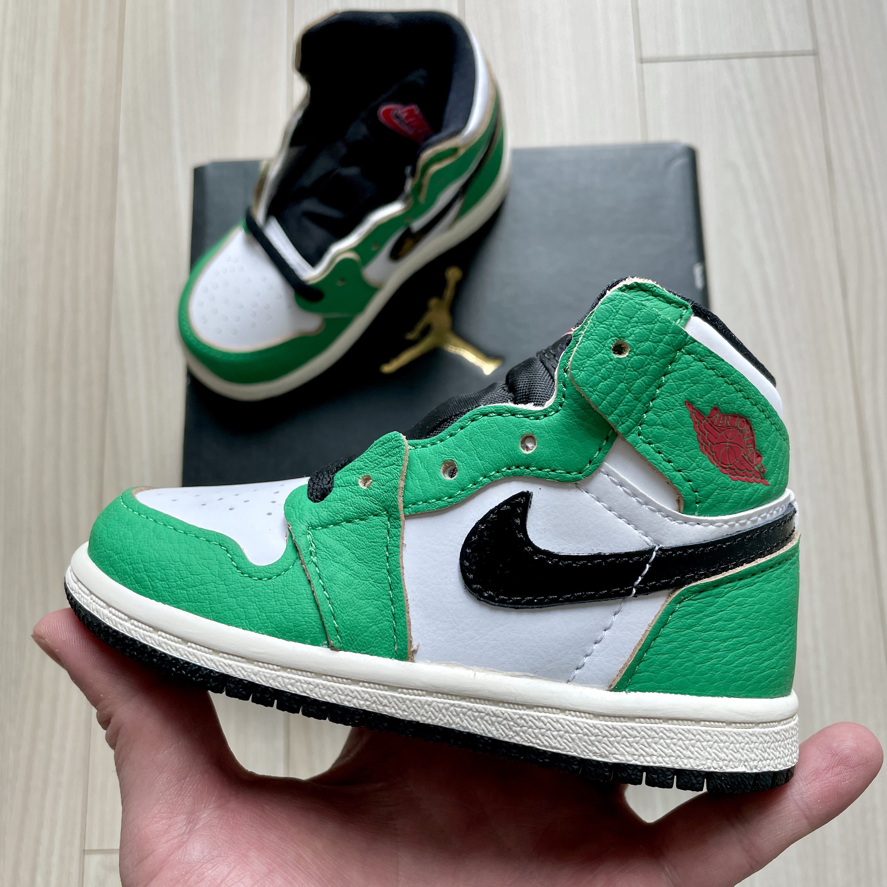 (TD) Jordan 1 Retro High OG Lucky Green, (W) Jordan 1 Retro High OG Lucky Green 착용 스타일 - 1