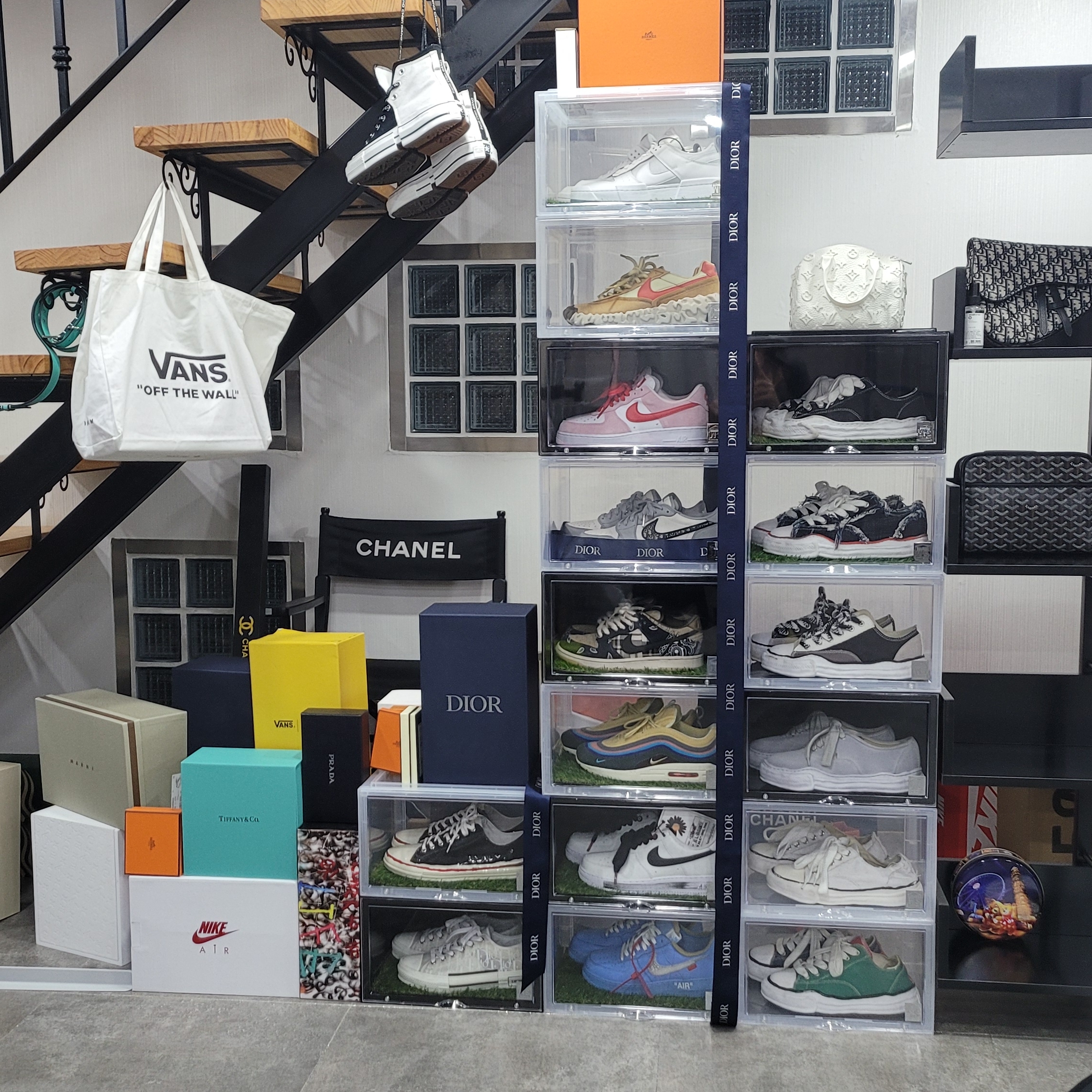 Jordan 1 x Dior Low OG, Nike x Sean Wotherspoon Air Max 1/97 착용 스타일