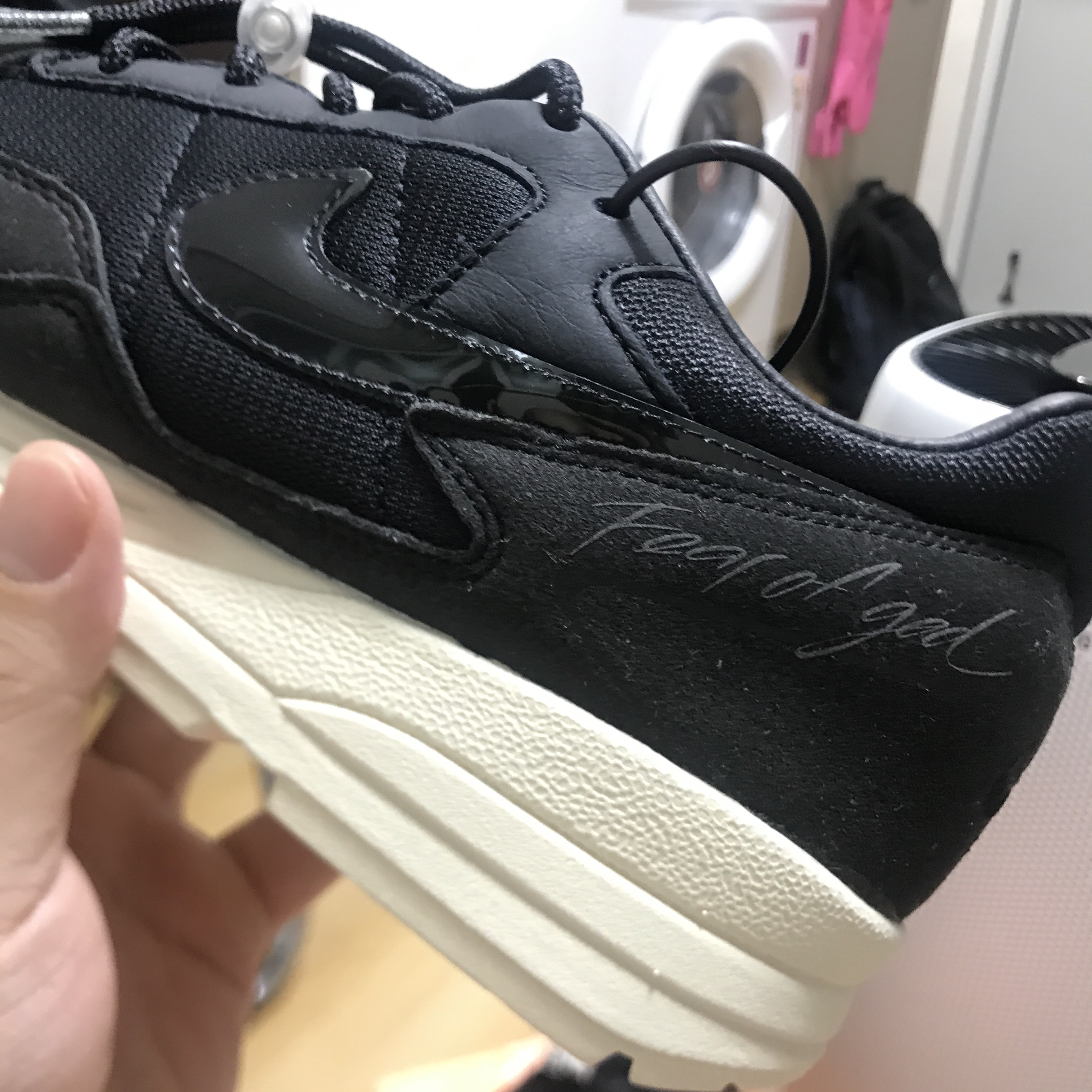 Nike x Fear of God Air Skylon 2 Black Sail 착용 스타일 - 4
