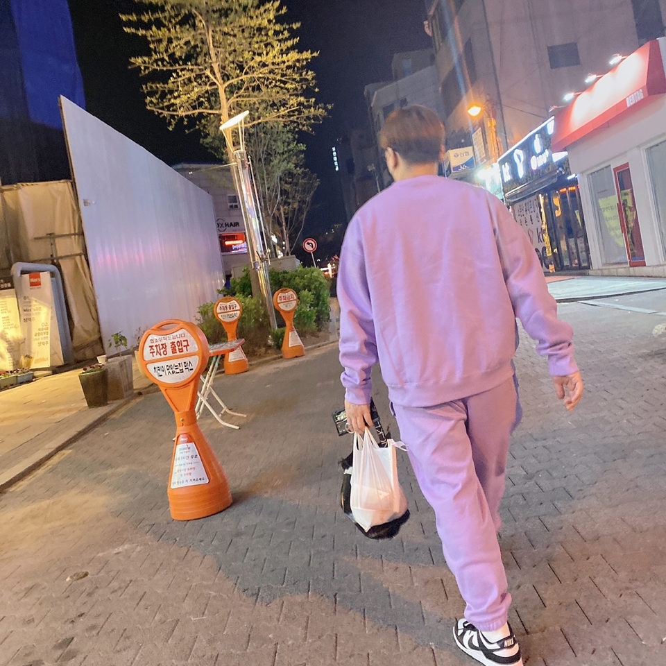 Nike NRG Solo Swoosh Fleece Pants Urban Lilac - Asia, Nike NRG Solo Swoosh Crew Fleece Urban Lilac - US/EU 착용 스타일 - 2