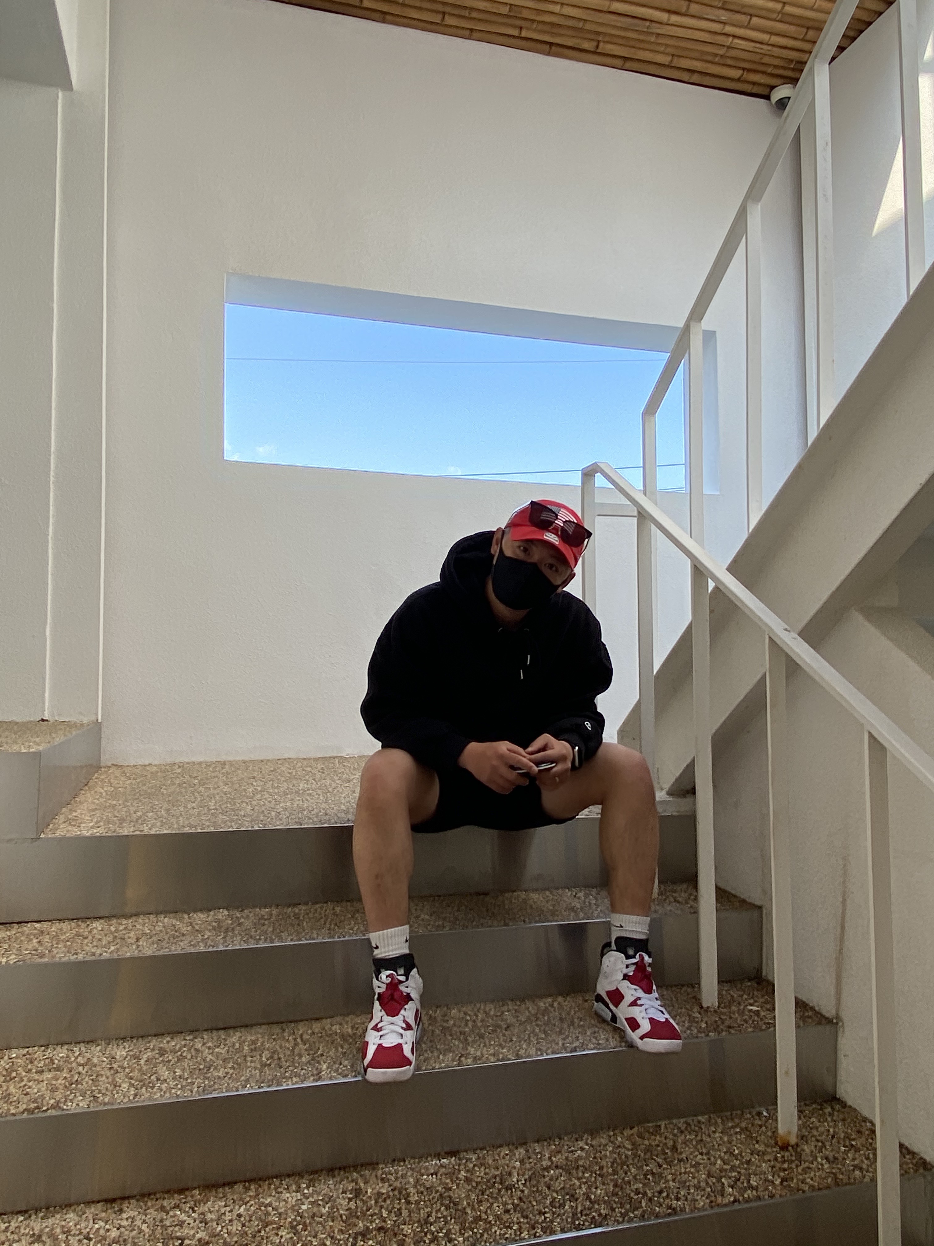 Jordan 6 Retro Carmine 2021 착용 스타일 - 1