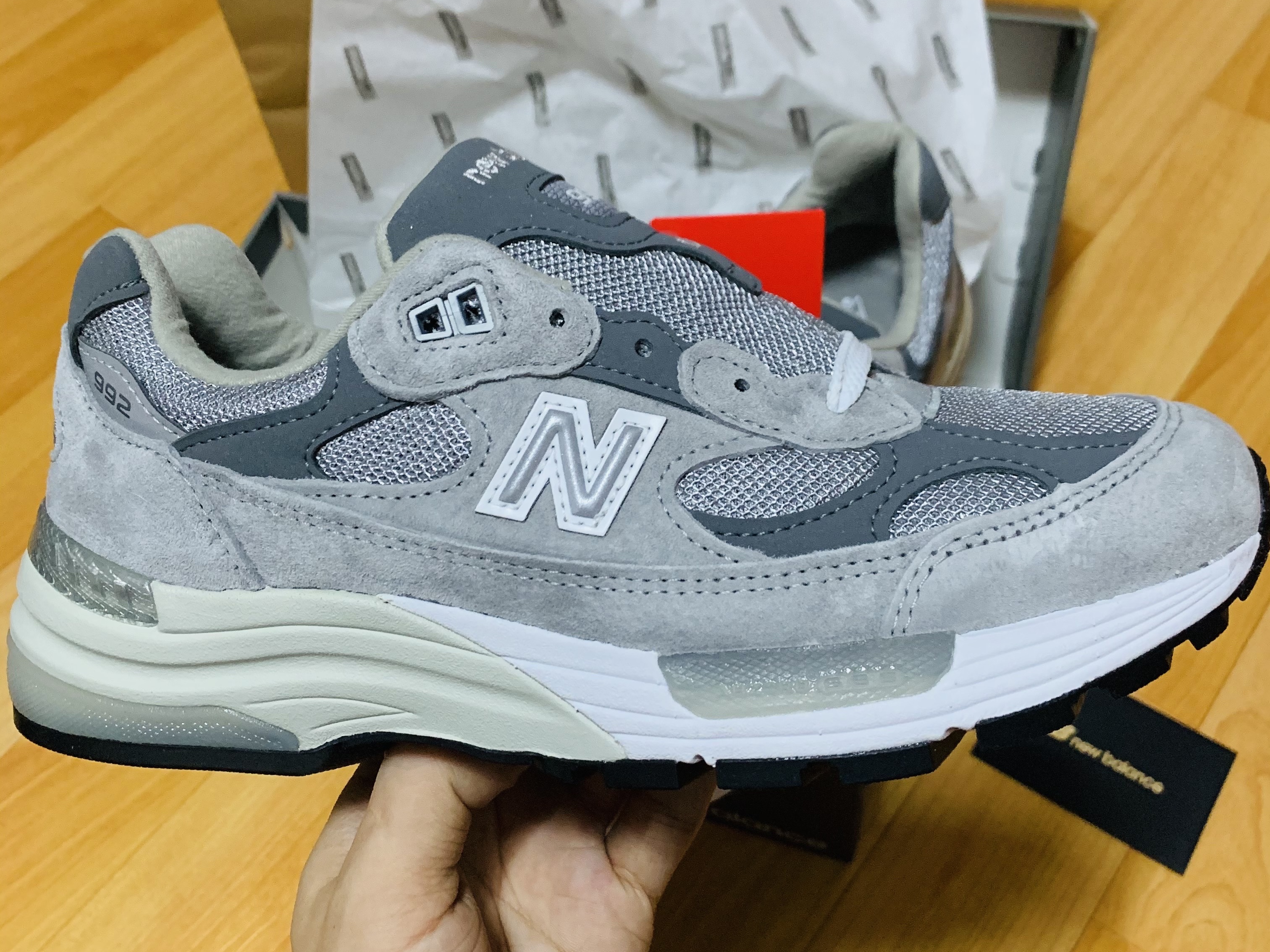 (W) Nike Dunk Low Black, New Balance 992 Made in USA Grey - D Standard 착용 스타일 - 2