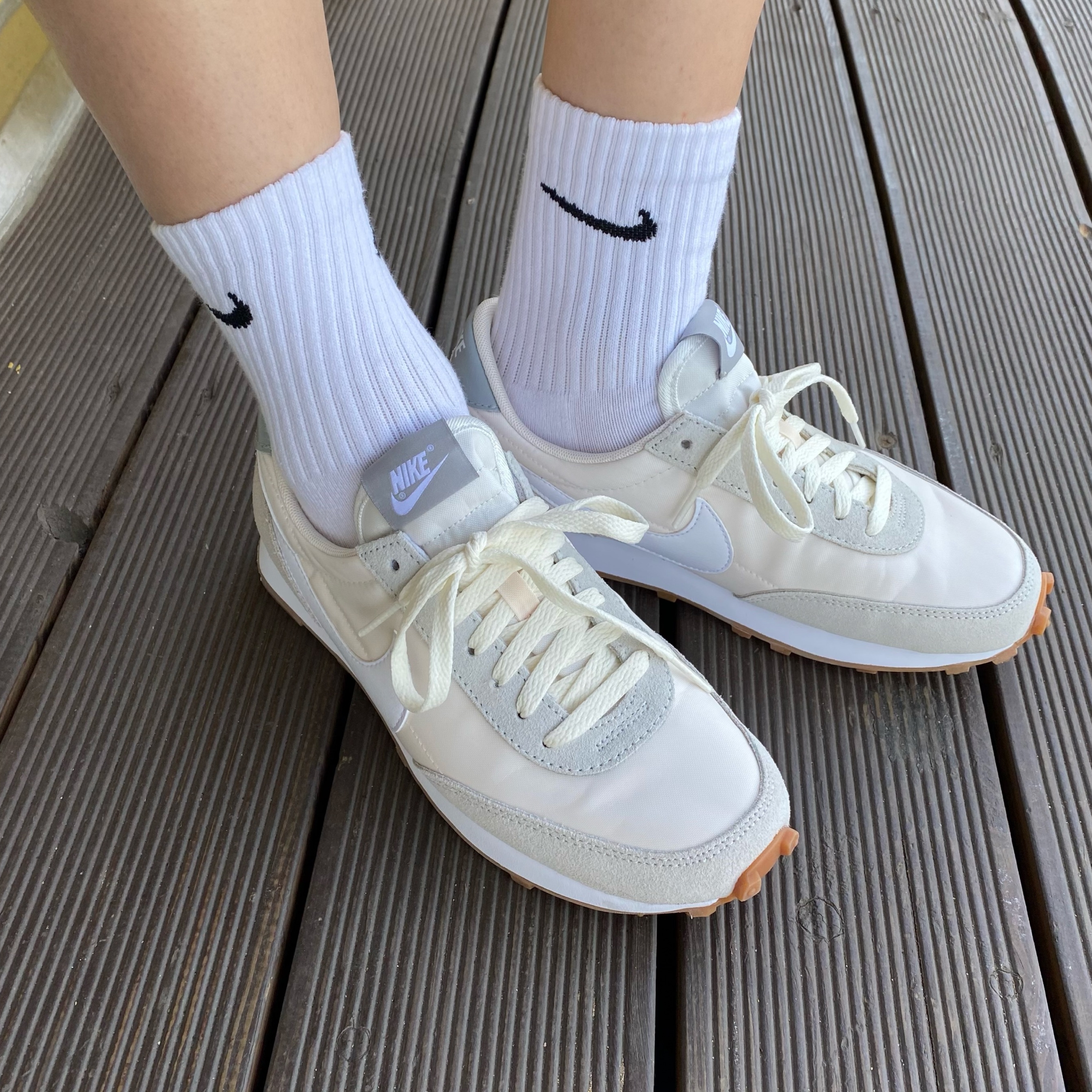 (W) Nike Daybreak Summit White 착용 스타일