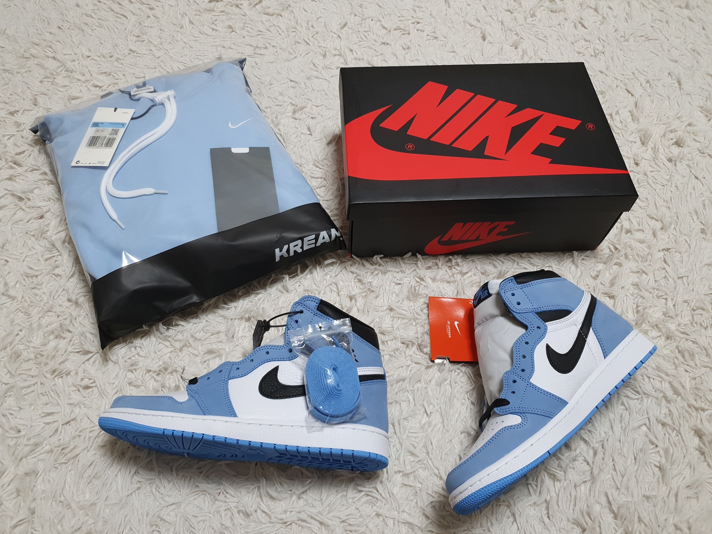 Jordan 1 Retro High OG University Blue, Nike M NRG Hoodie Psychic Blue 착용 스타일
