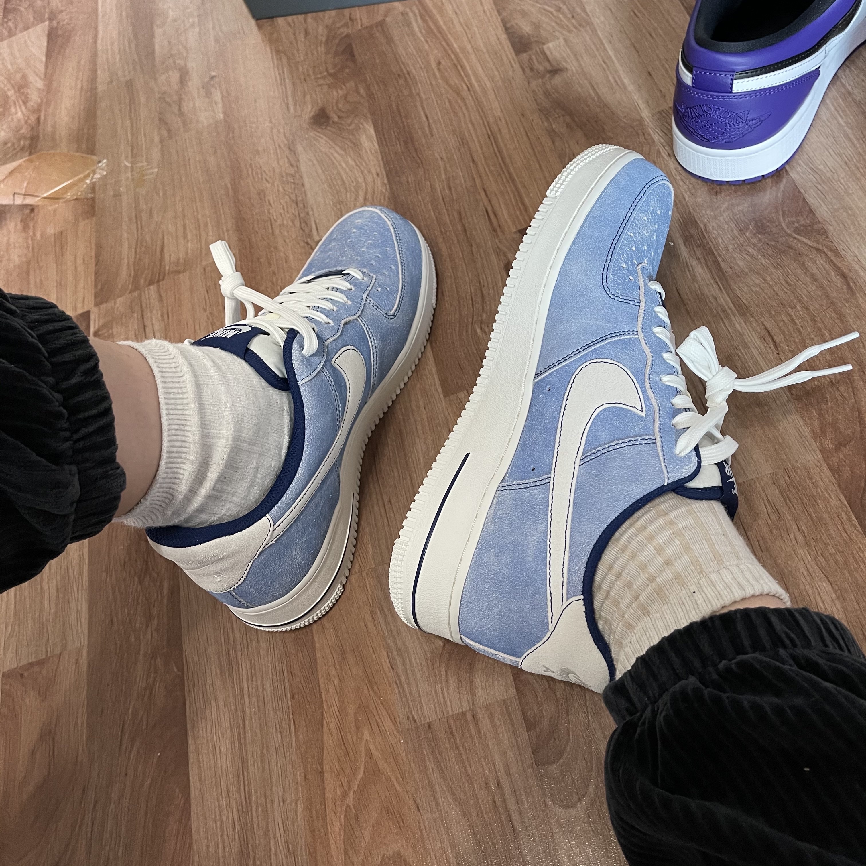 Nike Air Force 1 '07 LV8 Dusty Blue 착용 스타일