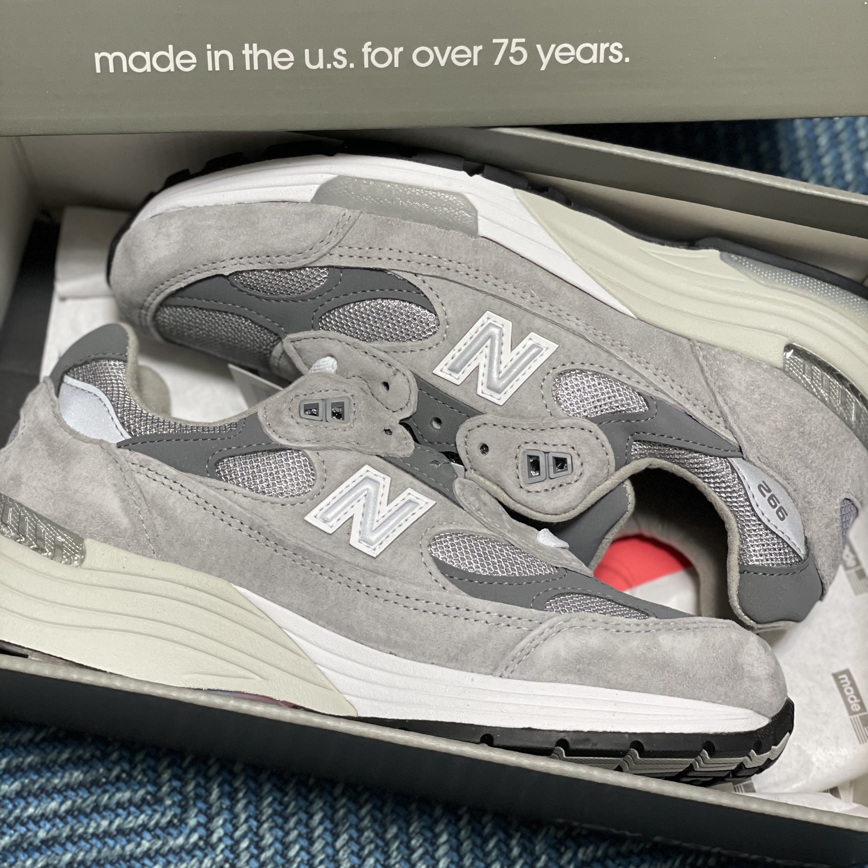 New Balance 992 Made in USA Grey - D Standard 착용 스타일 - 2