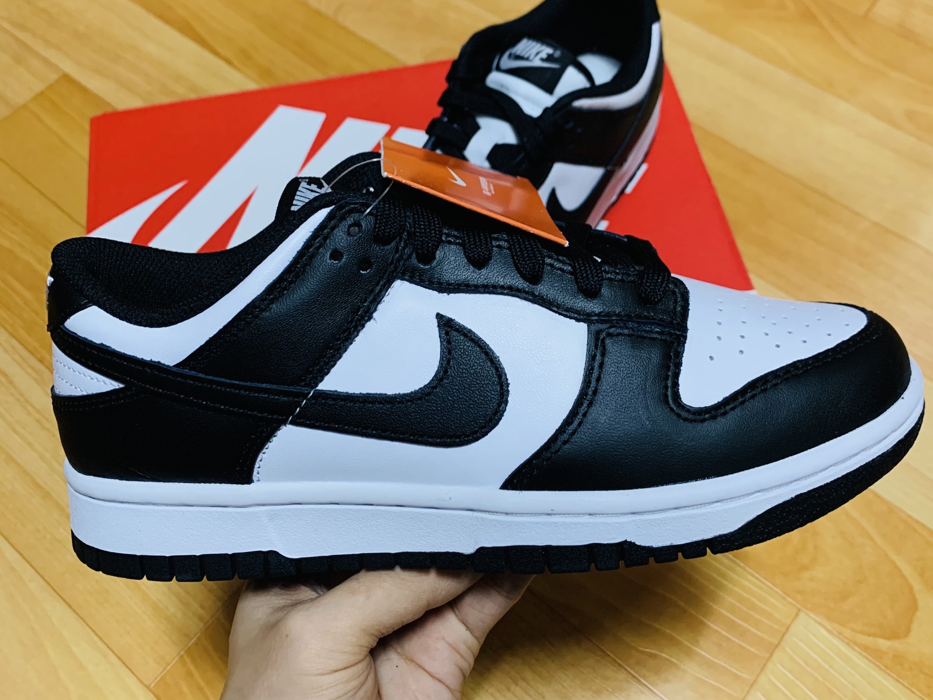 (W) Nike Dunk Low Black, New Balance 992 Made in USA Grey - D Standard 착용 스타일 - 1