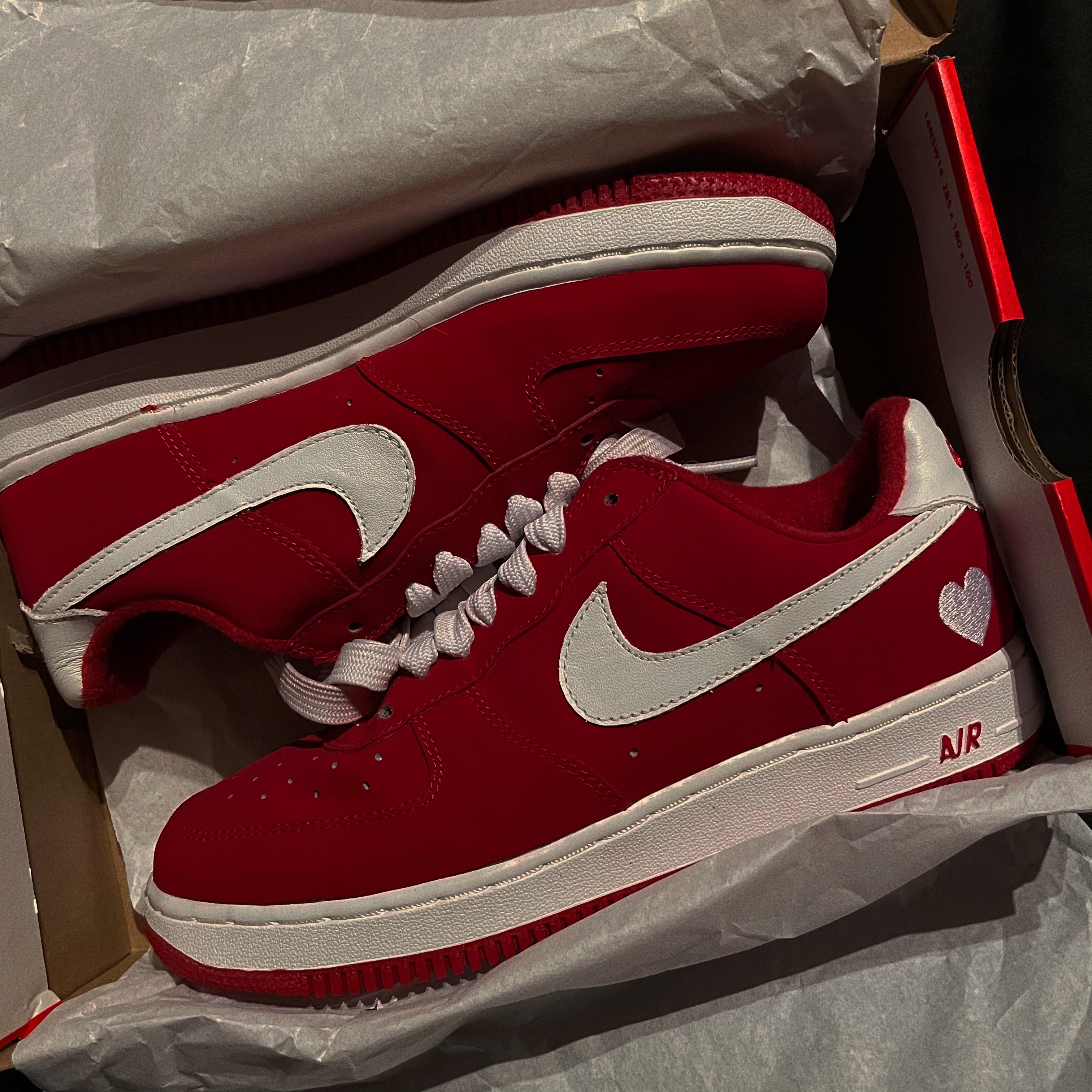 Nike Air Force 1 '07 QS Valentine's Day, Nike Dunk Low Premium SB Valentine Day 2014 착용 스타일