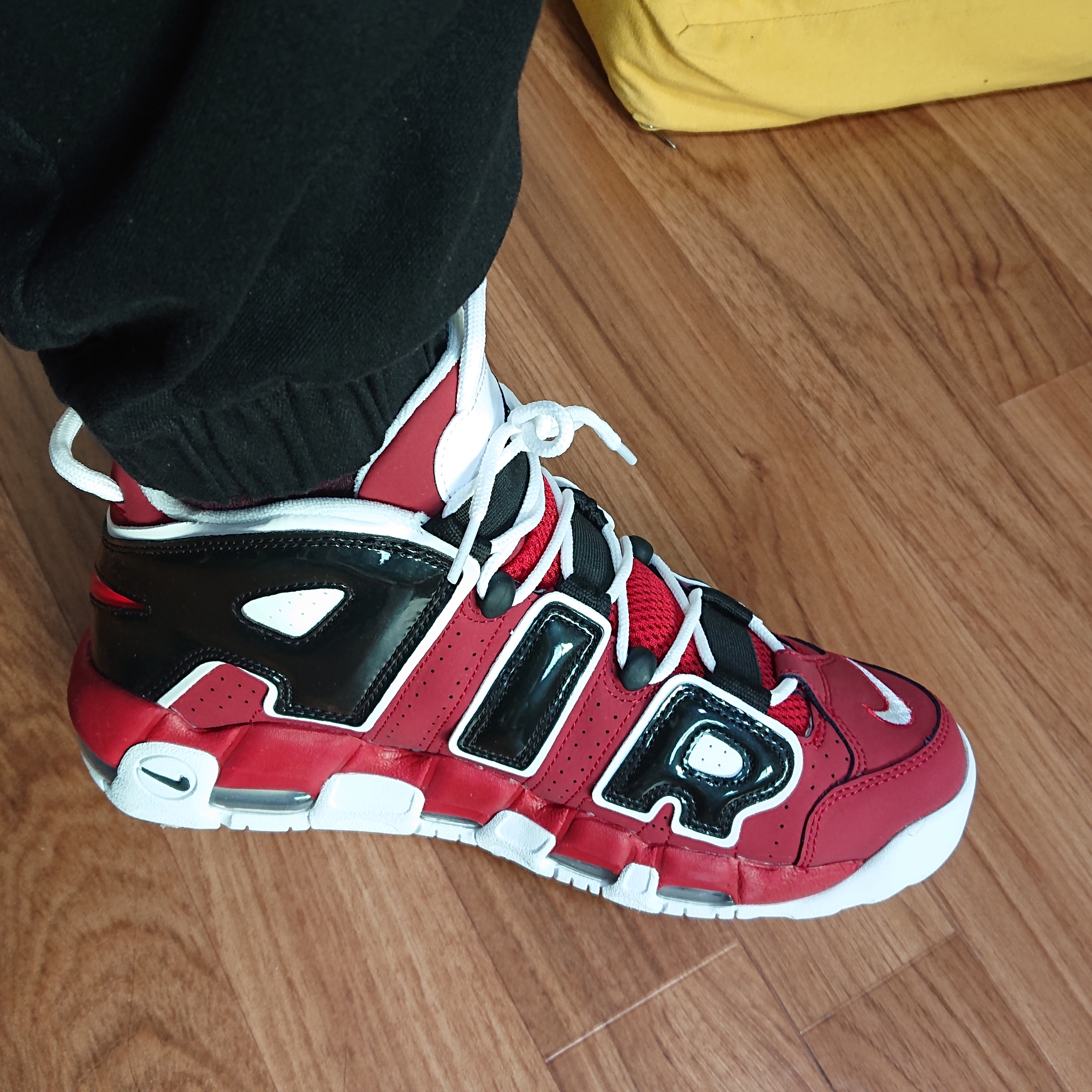 Nike Air More Uptempo 96 Bulls 2021 착용 스타일 - 4