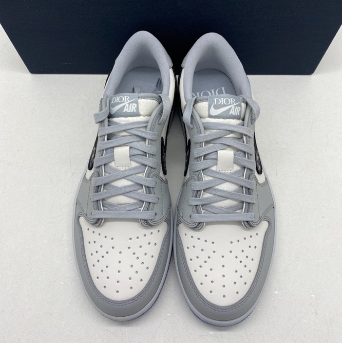 Jordan 1 x Dior Low OG 착용 스타일 - 2
