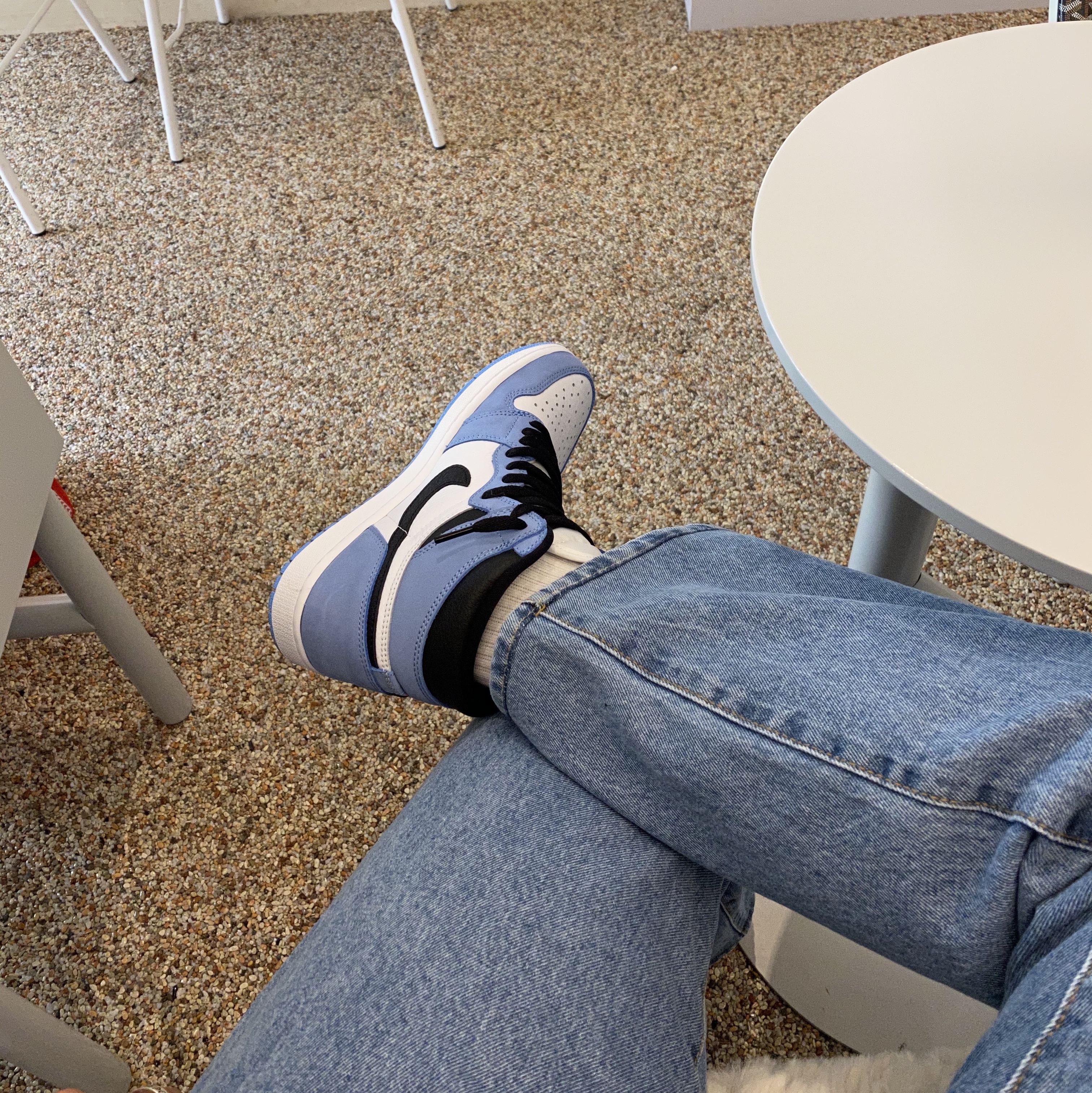 Jordan 1 Retro High OG University Blue 착용 스타일