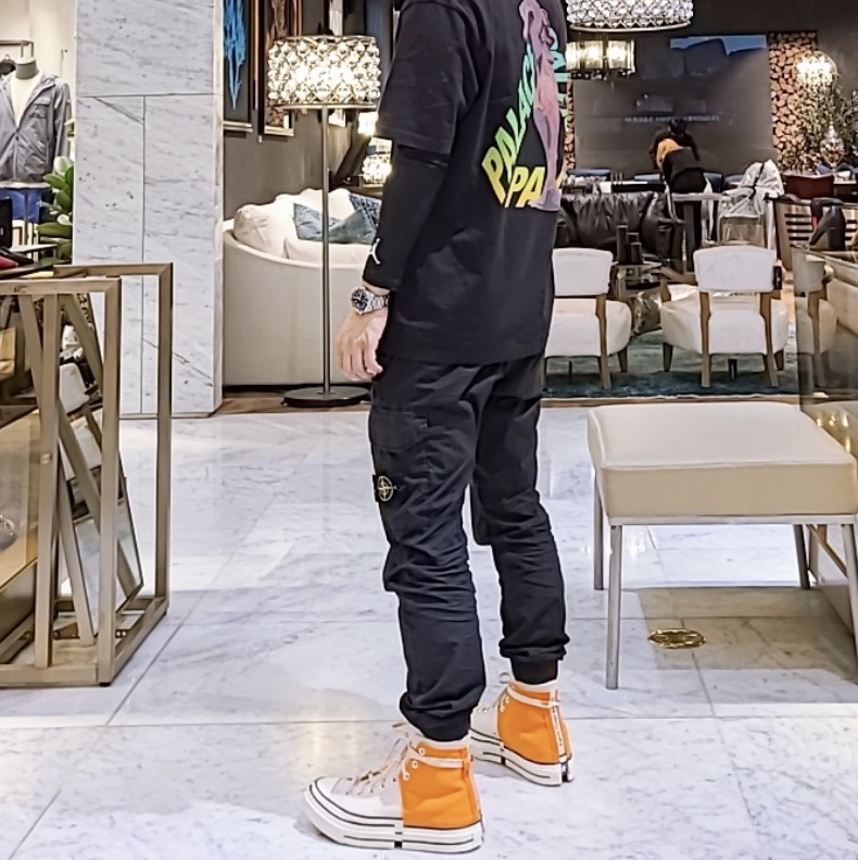 Converse x Feng Chen Wang Chuck 70 2-in-1 Persimmon Orange, Palace Rolls P3 T-Shirt Black - 19FW 착용 스타일